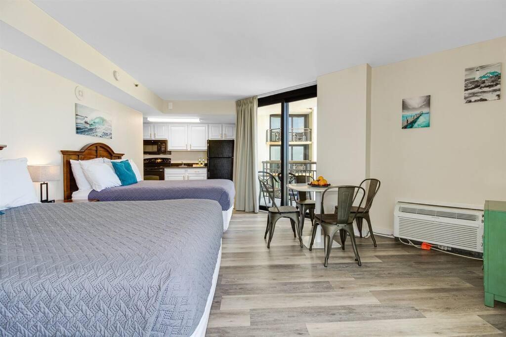 Apartment Supreme Oceanfront Studio, Dogs Ok! 1126