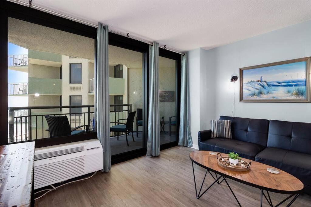 Apartment Prime 1br Oceanview With 2 Balconies! Pg 1138 *