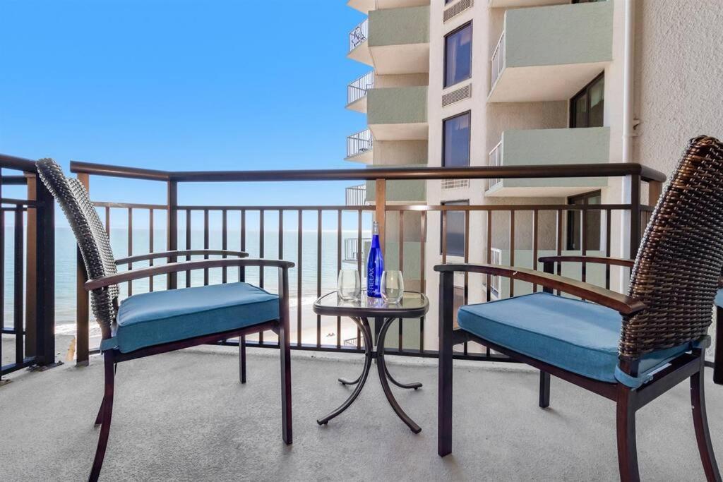 Apartment Prime 1br Oceanview With 2 Balconies! Pg 1138 *
