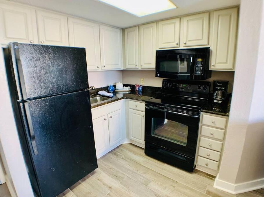 Alluring 1br Oceanview Suite! Dogs Welcome! 704 Apartment Myrtle Beach