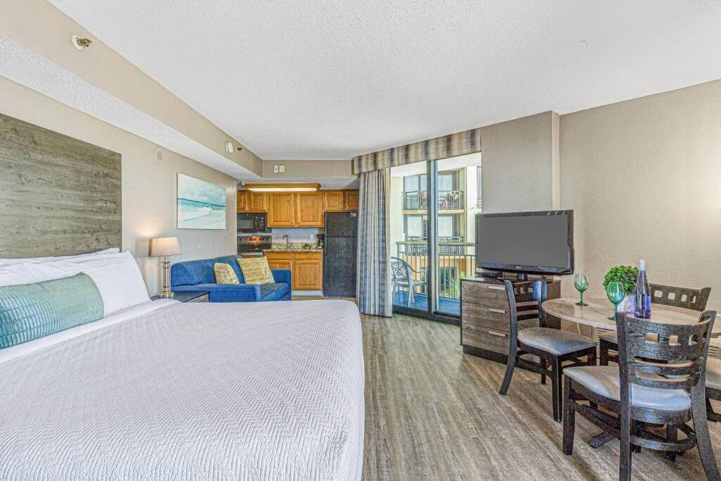 High Tides & Good Vibes In Our Oceanfront Studio! Pg 326 Apartment