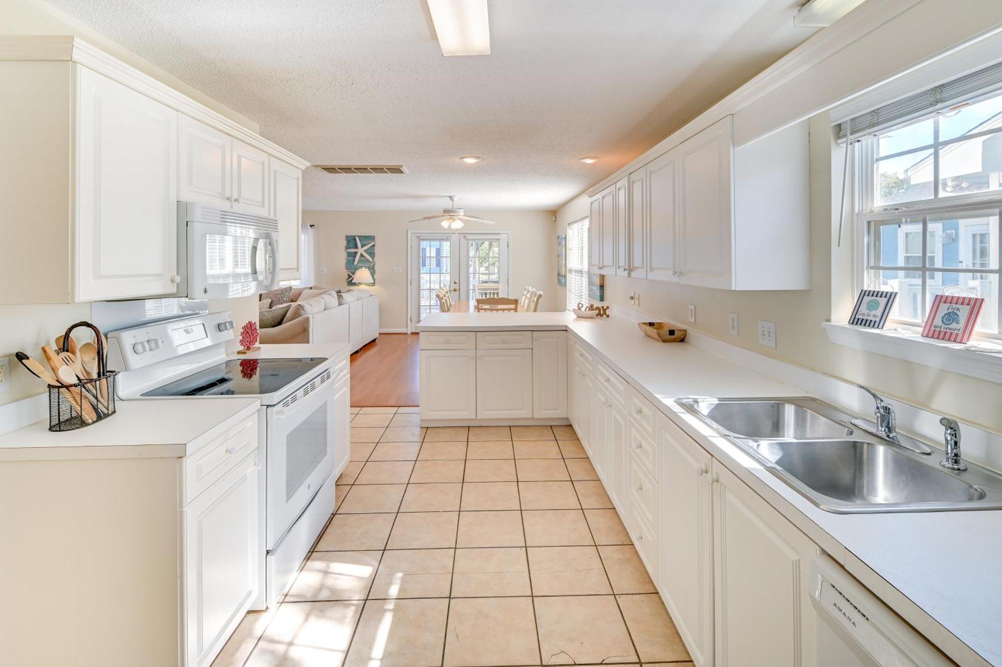 Surfside Oasis With Private Pool And Gas Grill! Holiday home