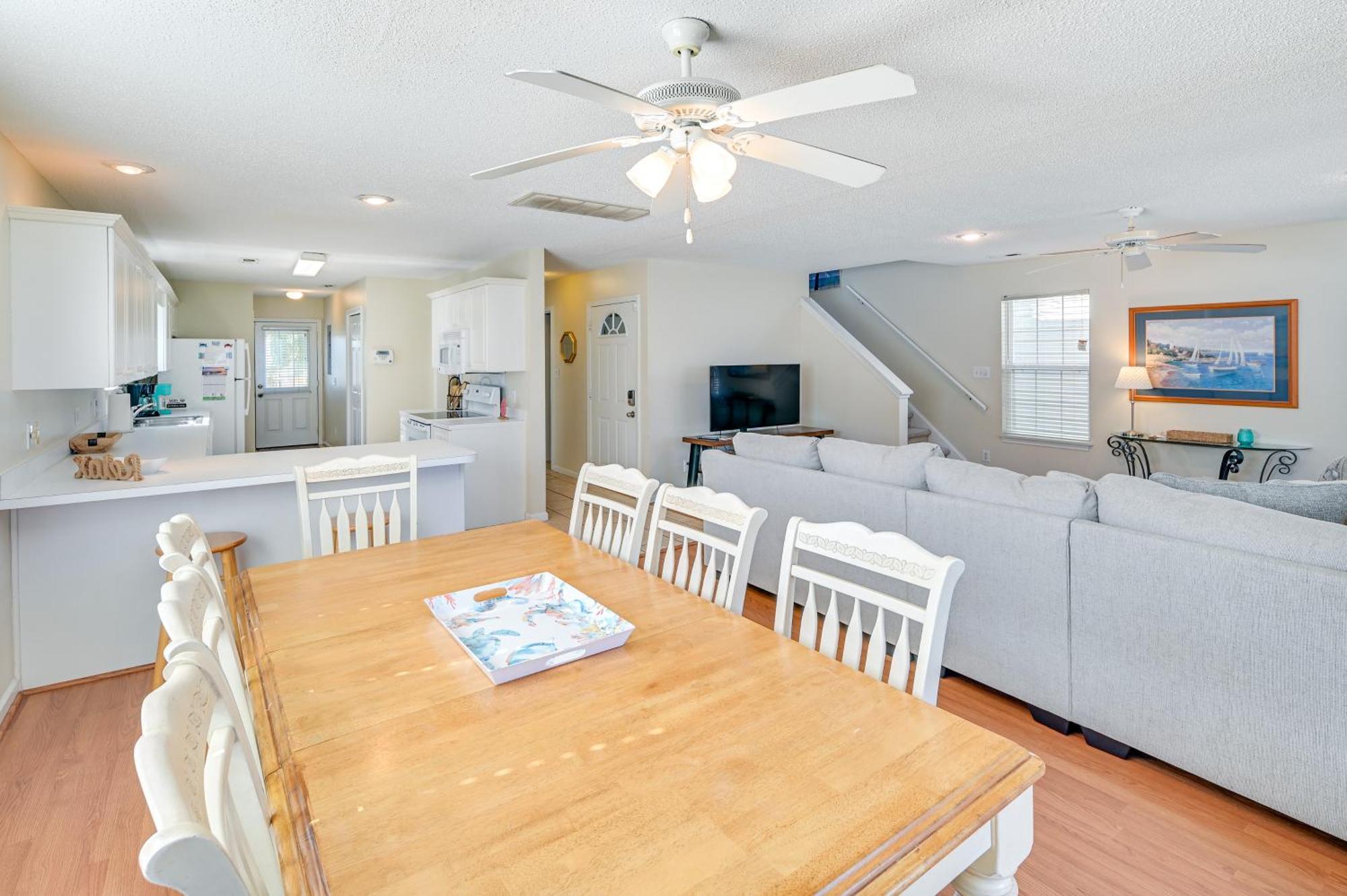 Holiday home Surfside Oasis With Private Pool And Gas Grill!