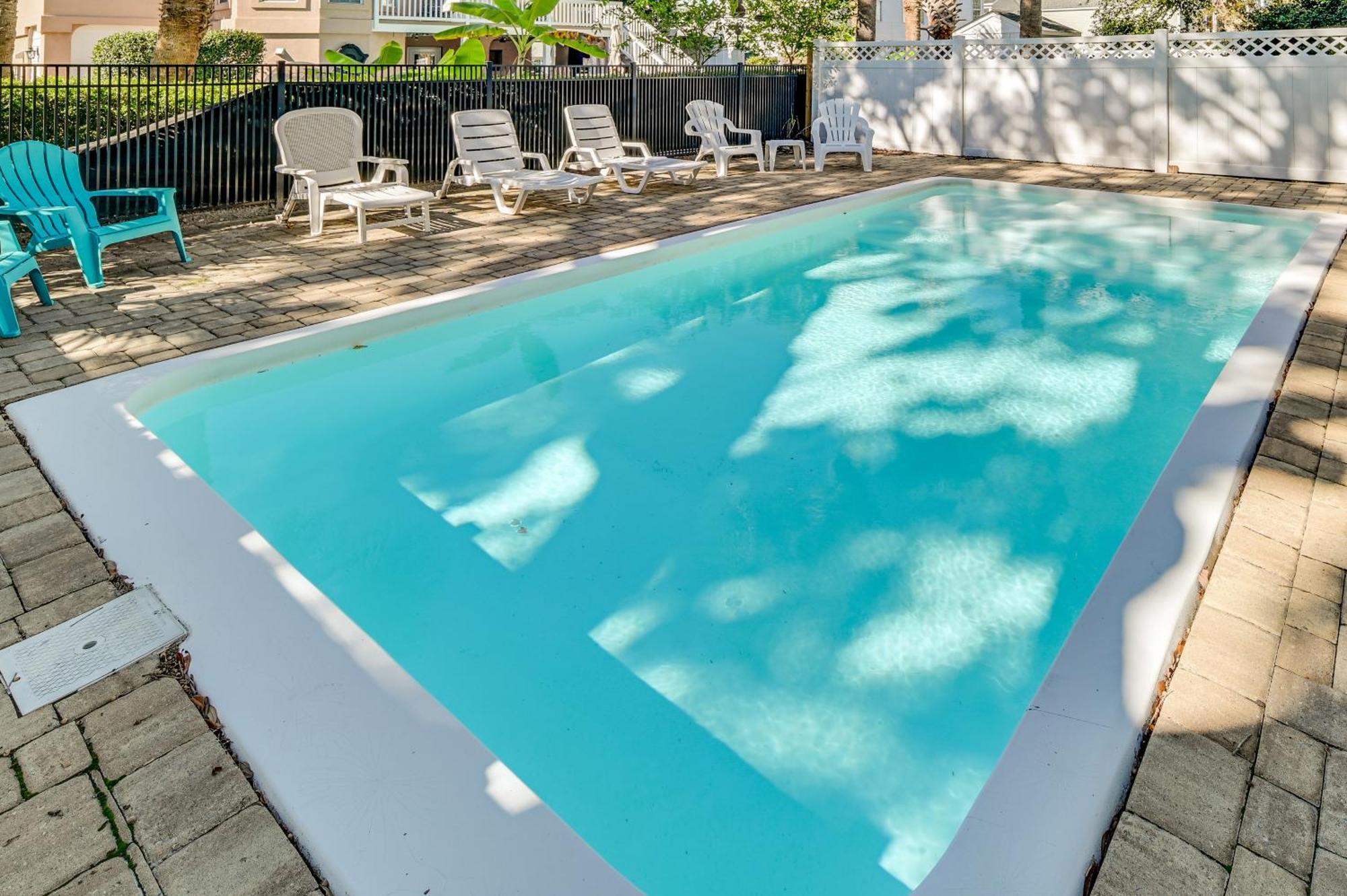 Surfside Oasis With Private Pool And Gas Grill!