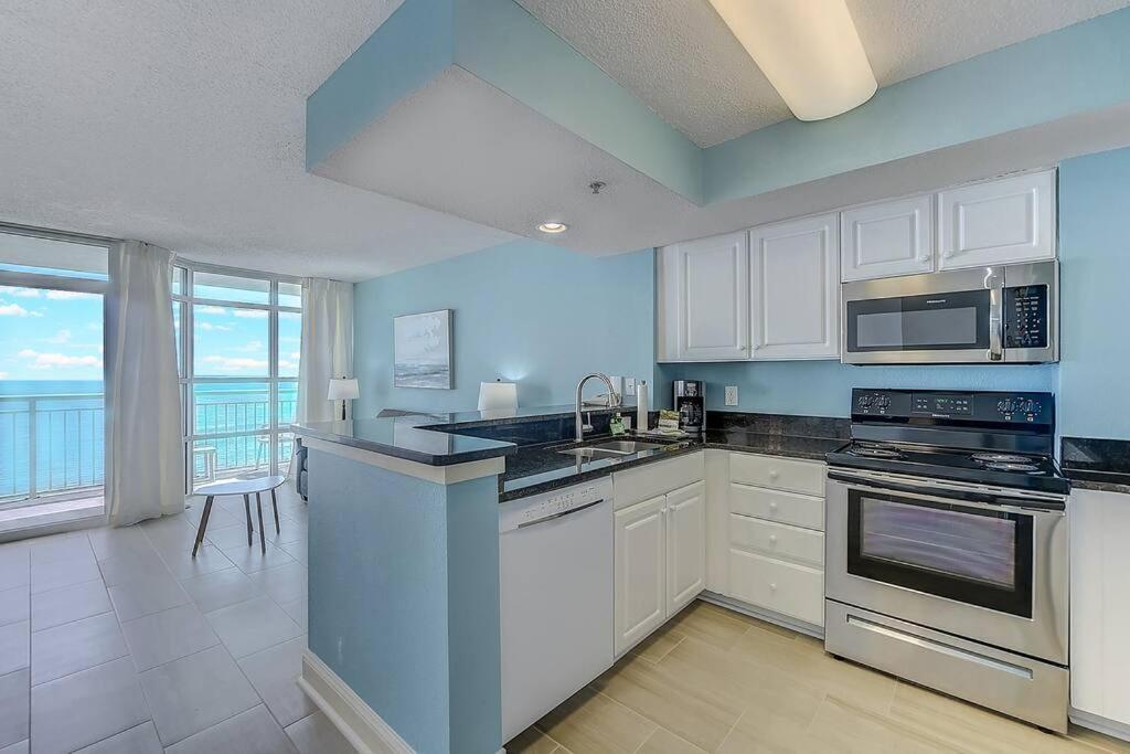 New! Carolinian 14th Floor Oceanfront 1bd/1ba