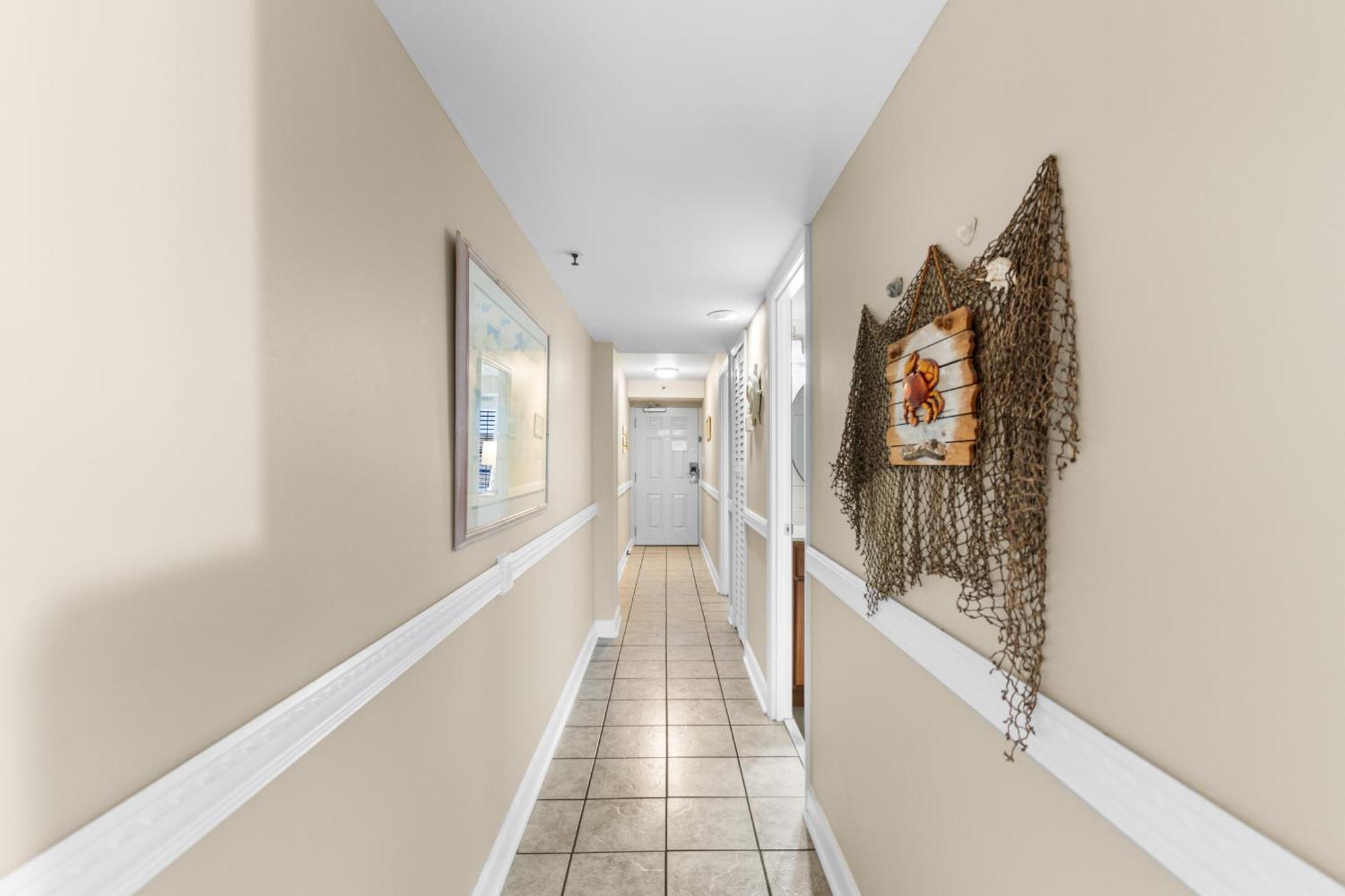 Stunning Ocean View Condo- Balcony Perks