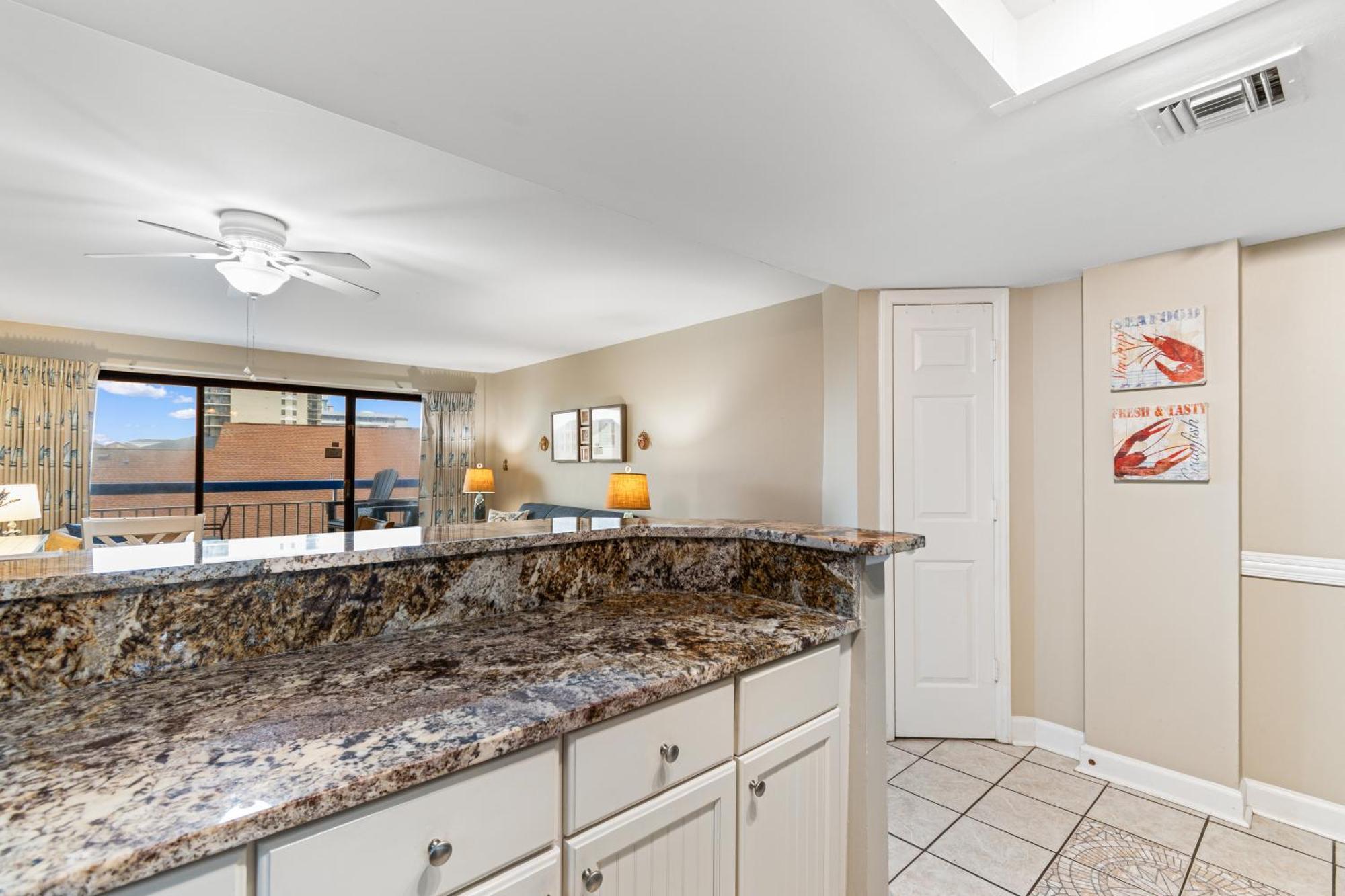 Apartment Stunning Ocean View Condo- Balcony Perks