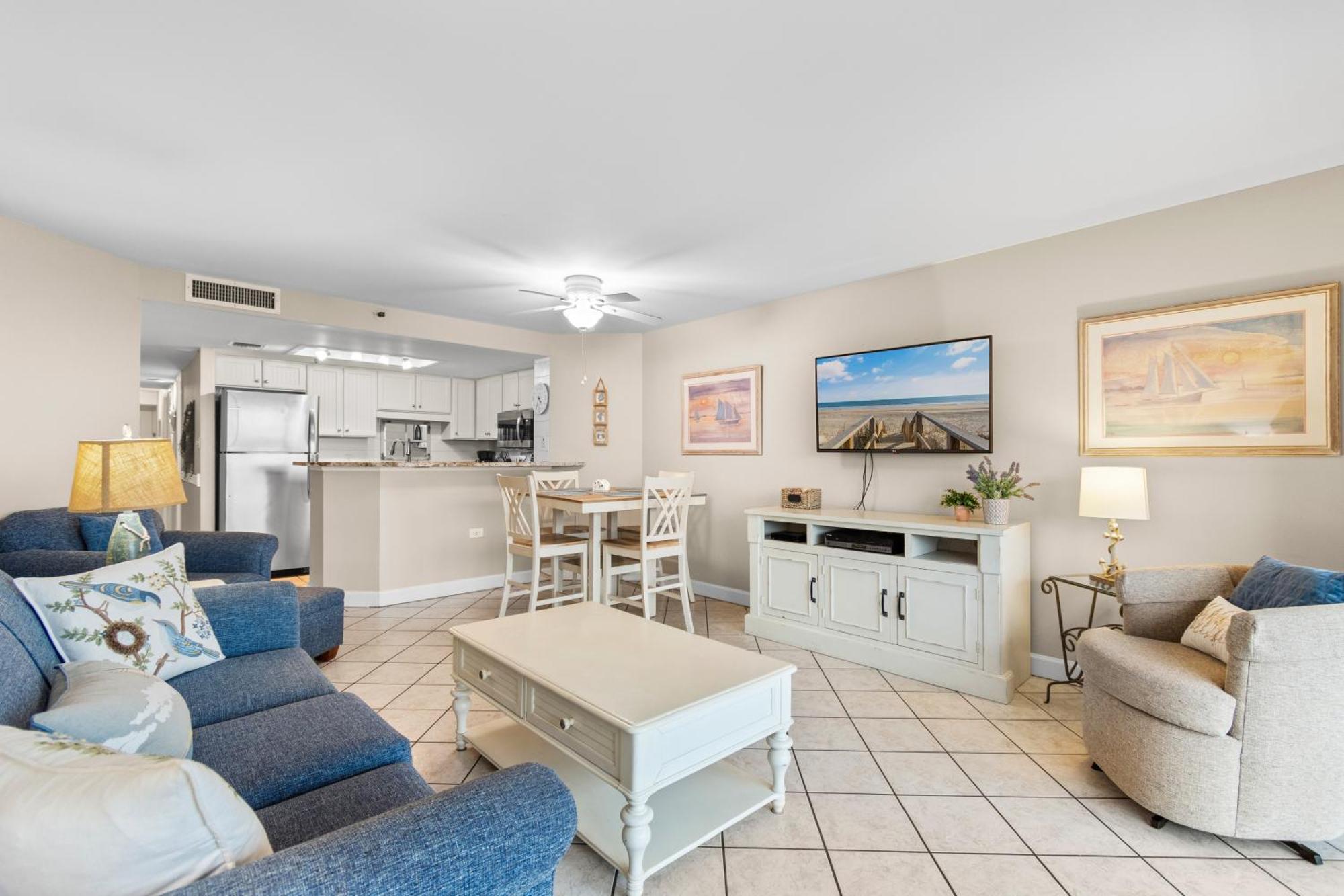 Stunning Ocean View Condo- Balcony Perks *