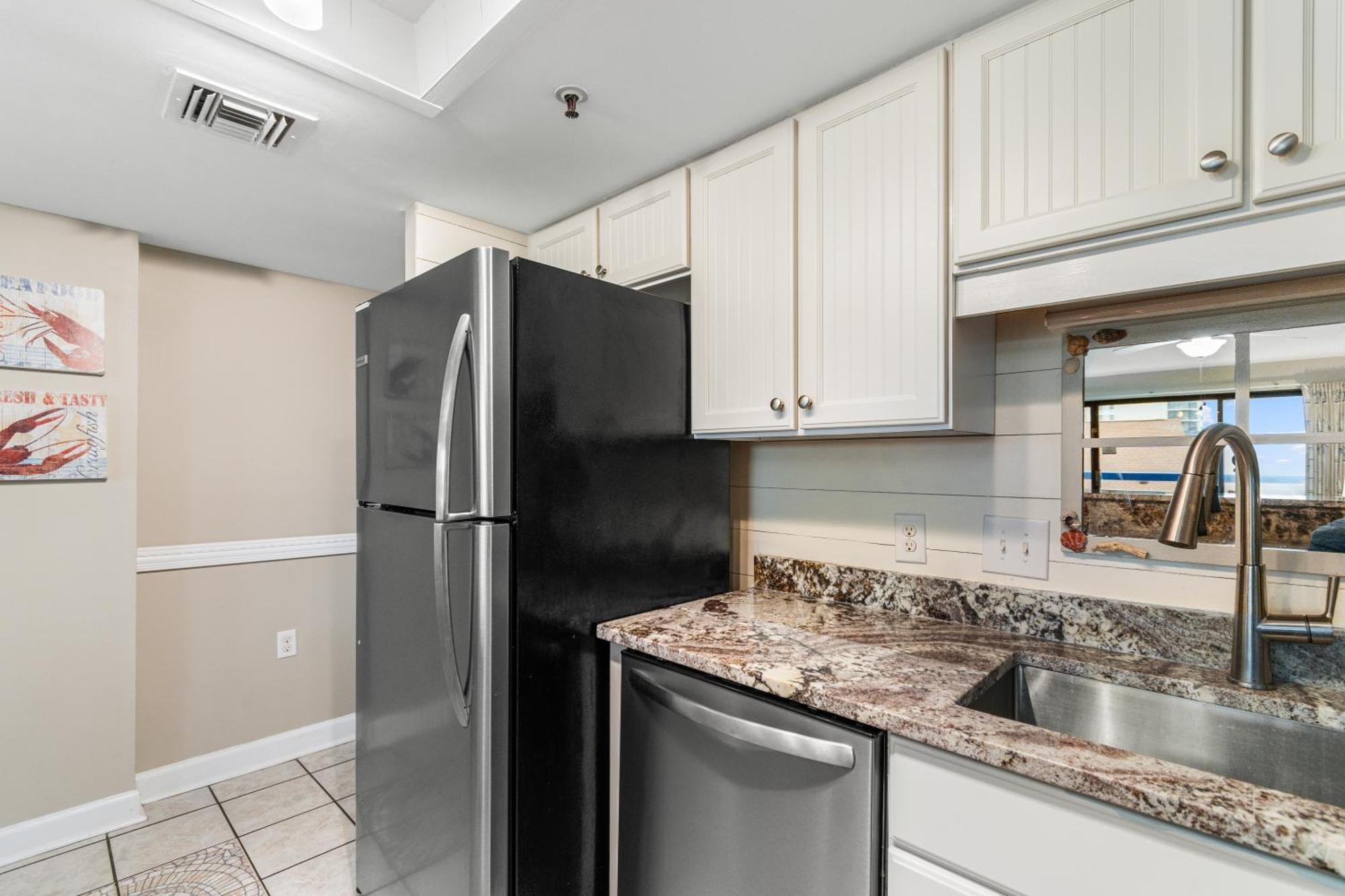 Apartment Stunning Ocean View Condo- Balcony Perks