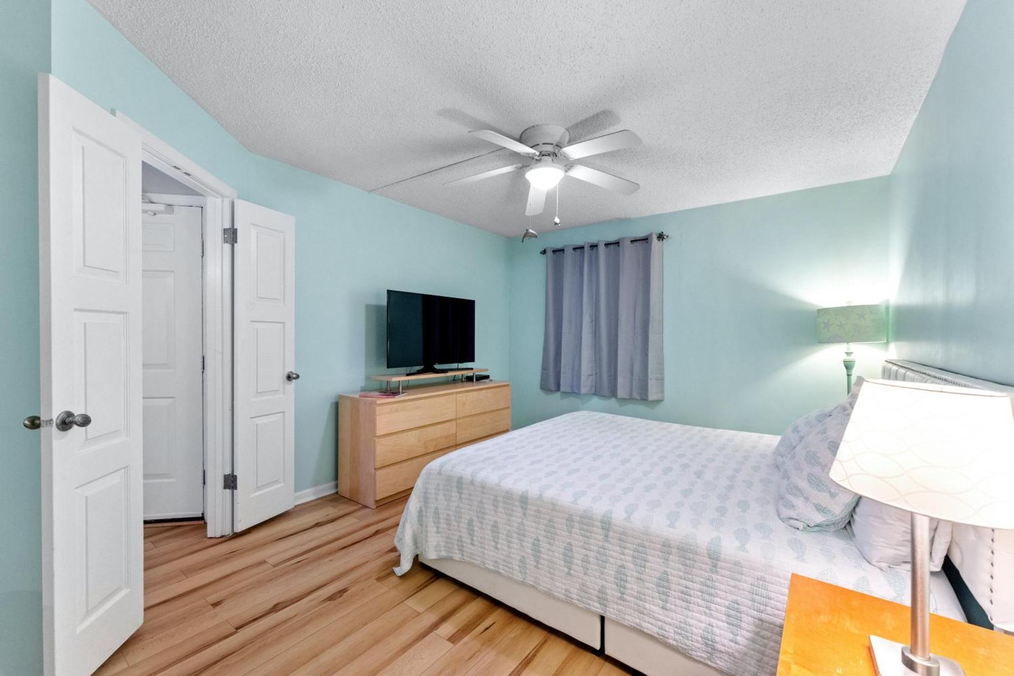 Holiday home Beautifully Renovated 1 Bedroom Condo-stunning Ocean Views- Ocean Forest 801 Myrtle Beach