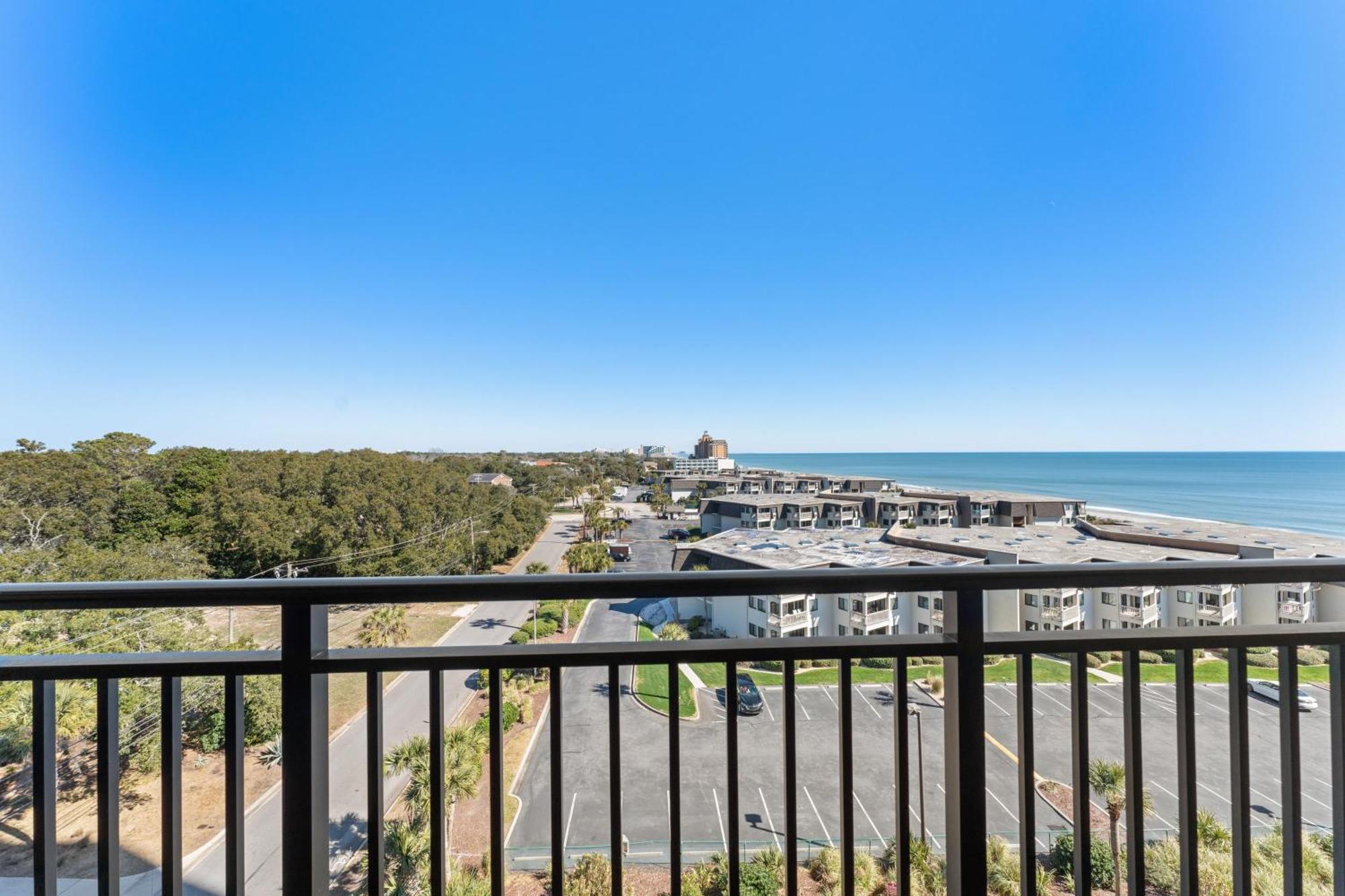 Holiday home Beautifully Renovated 1 Bedroom Condo-stunning Ocean Views- Ocean Forest 801 *