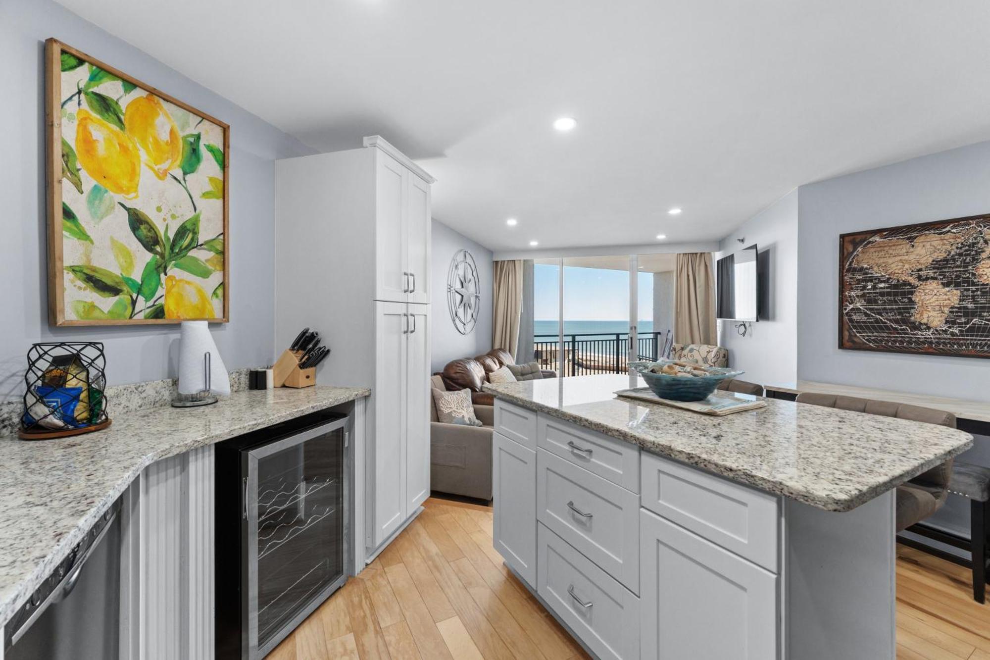 Beautifully Renovated 1 Bedroom Condo-stunning Ocean Views- Ocean Forest 801 Holiday home *