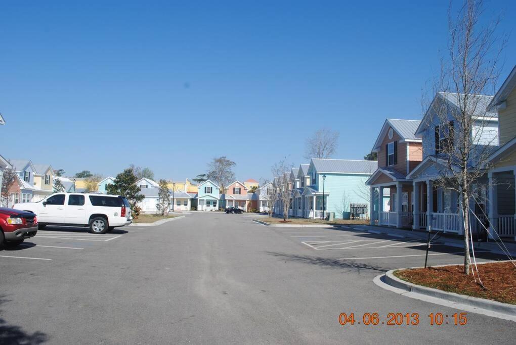 Comfortable 2-br Cottage, 2 Blocks To Myrtle Beach