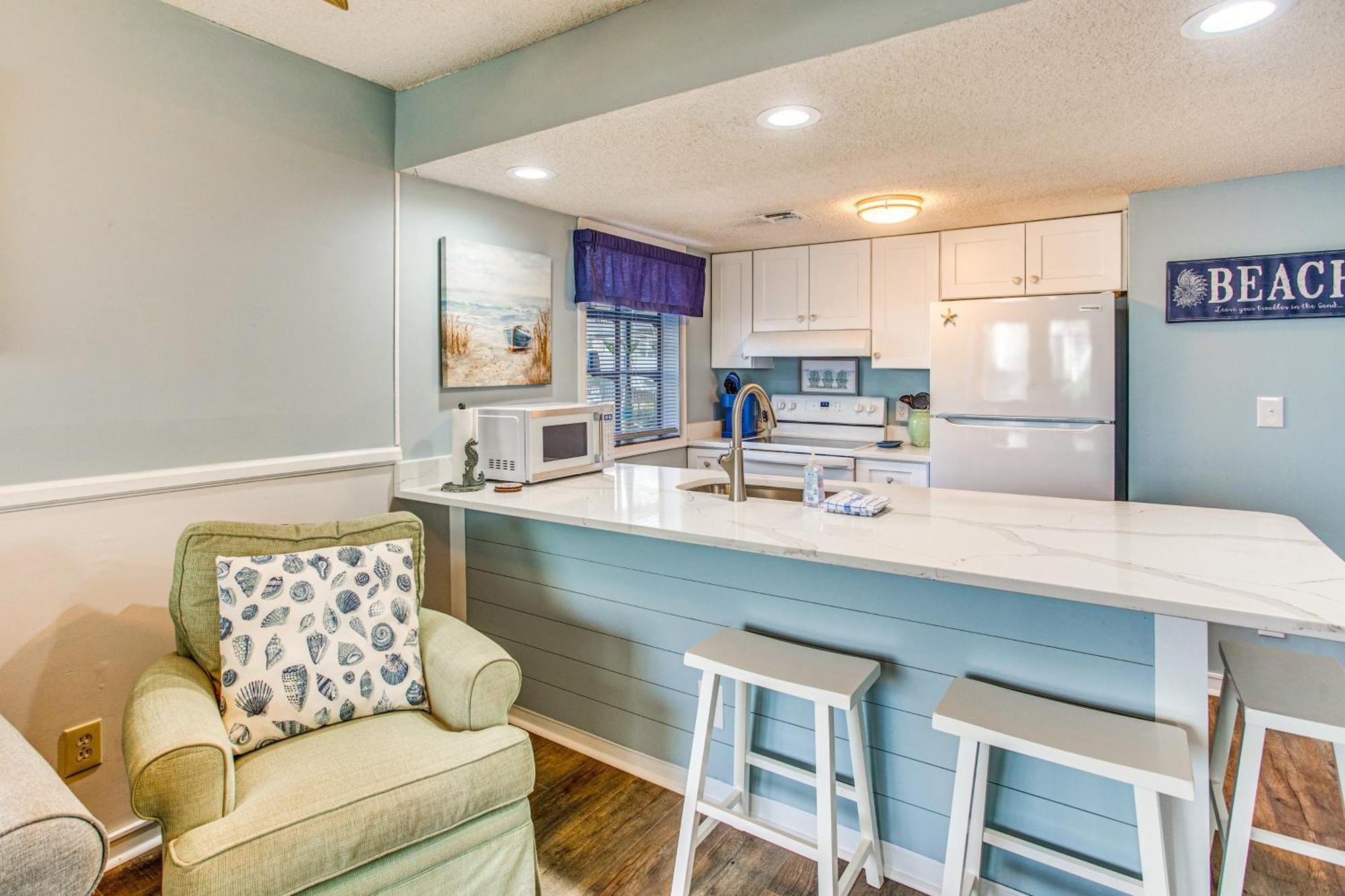 Myrtle Retreat With Sunroom Walk To Beach!