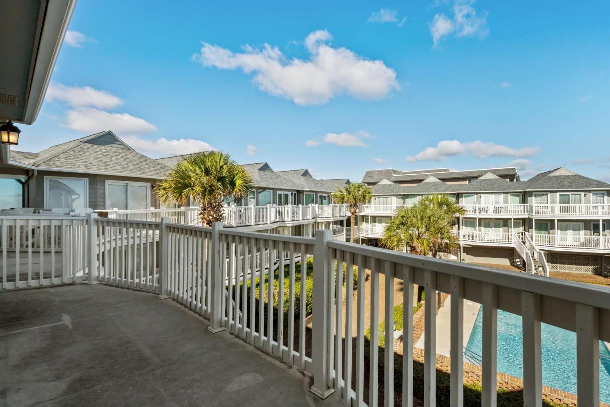 Holiday home Beachfront Bliss-admirals Quarters Ii Oceanfront