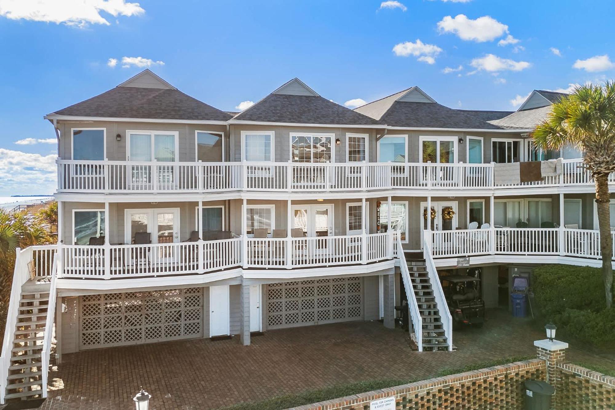 Beachfront Bliss-admirals Quarters Ii Oceanfront * Myrtle Beach