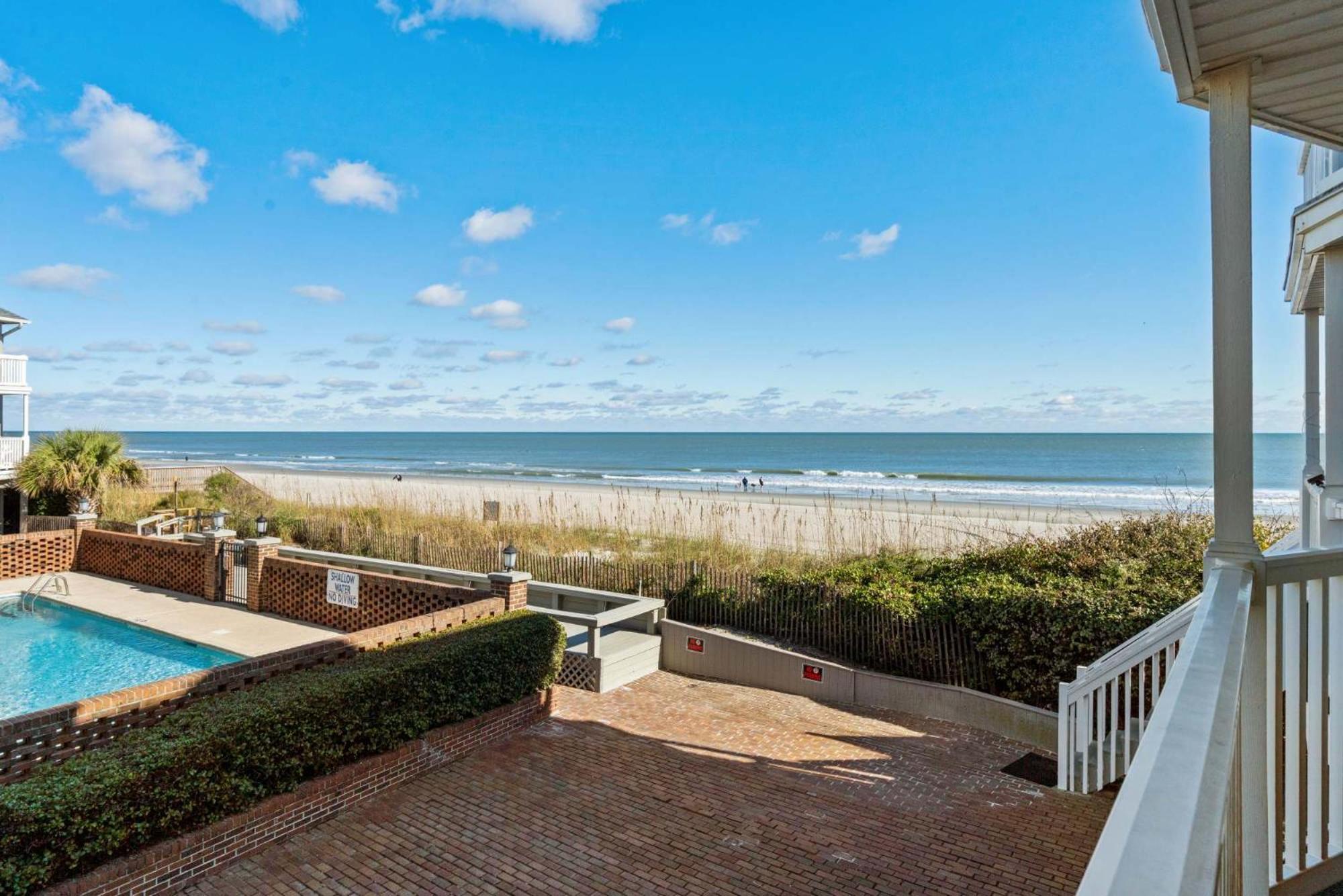 Holiday home Beachfront Bliss-admirals Quarters Ii Oceanfront *