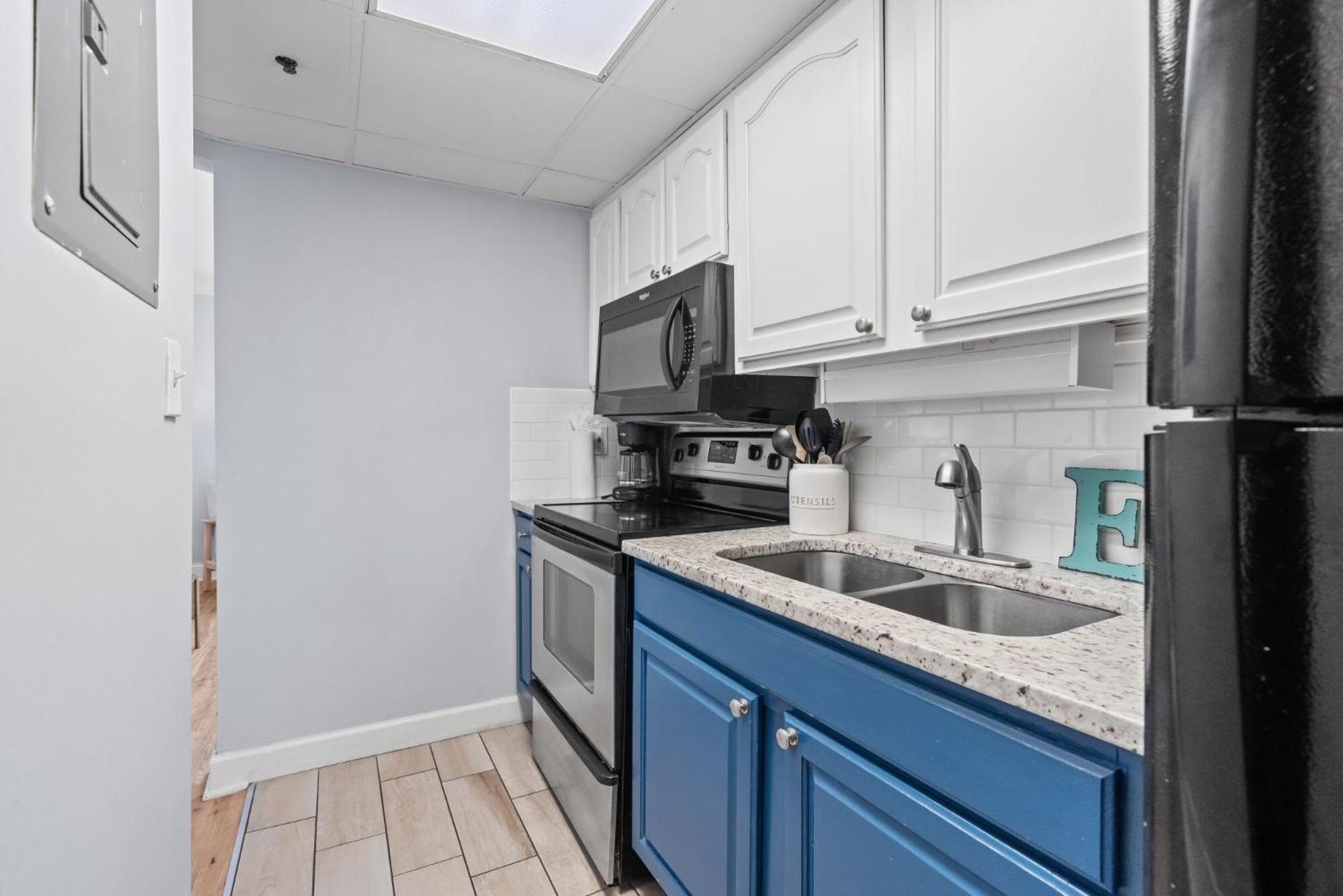 Apartment Monterey Bay Unit 1111 - Oceanfront *