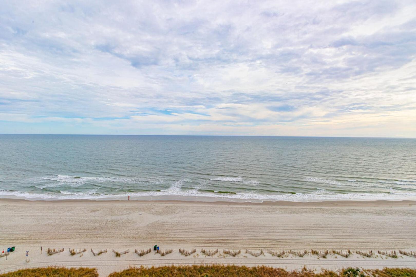 Gorgeous Oceanfront 3 Bedroom Condo! Sleeps 10 Guests! Compass Cove Mariner Tower 1217 *