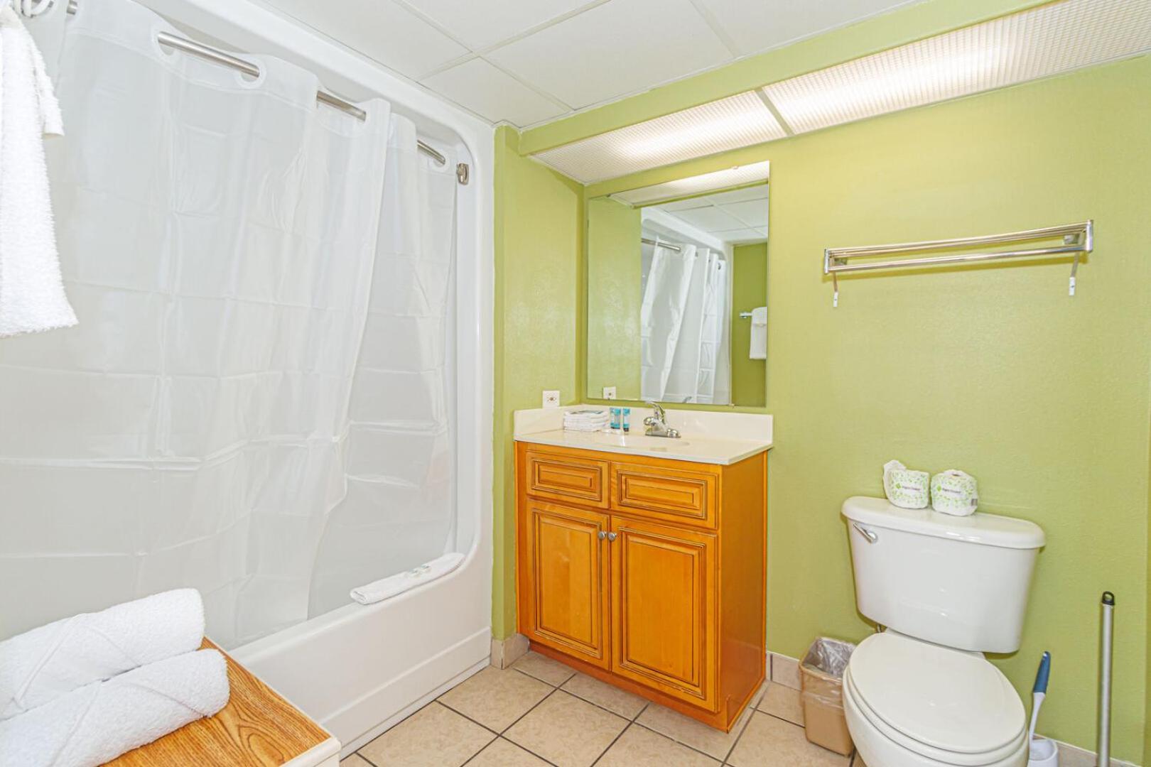 Oceanfront 3 Bedroom Condo! Sleeps 10 Guests! Compass Cove Mariner Tower 1216 Holiday home