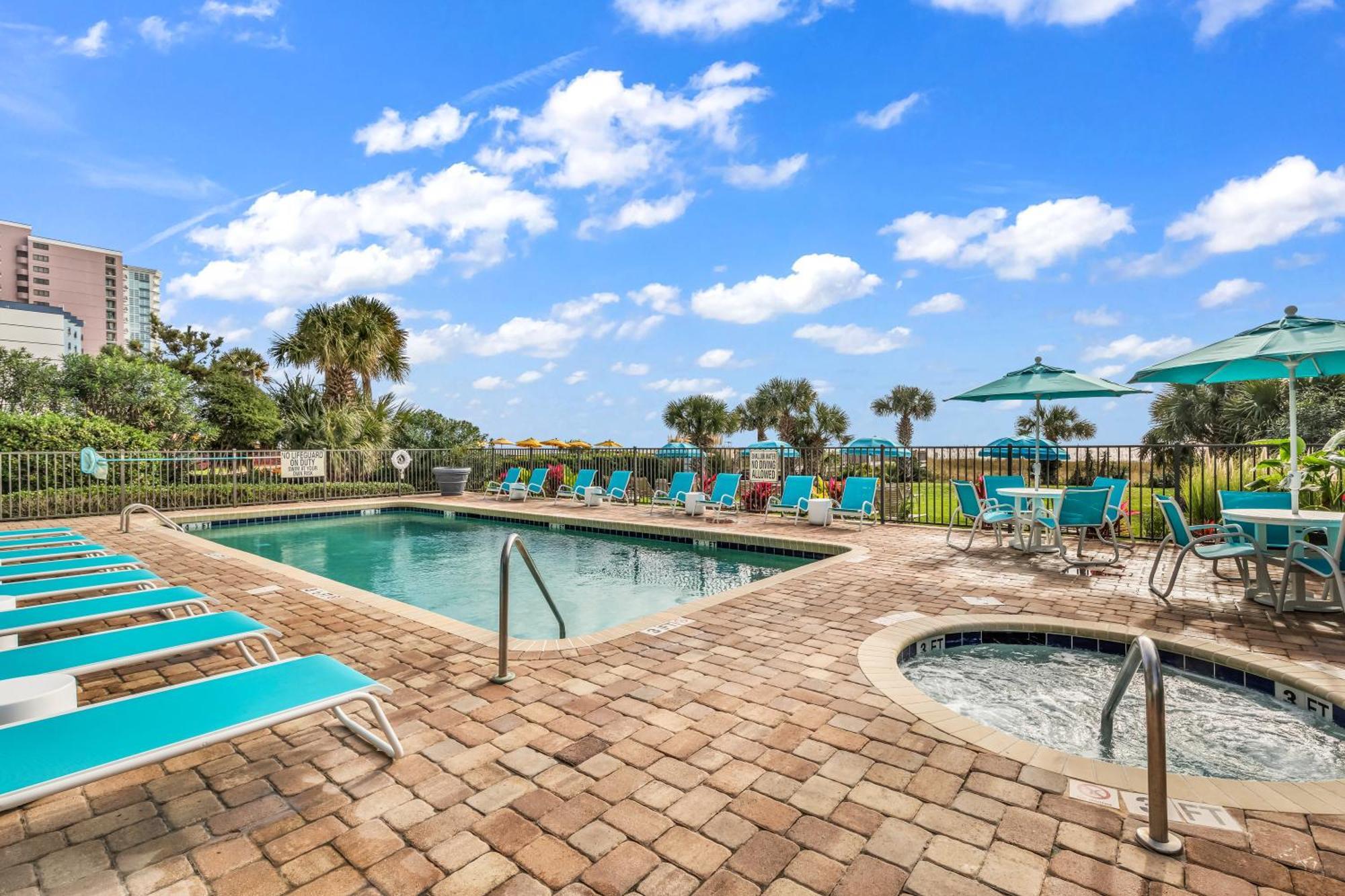 Chalet Ocean View Double Suite! Sleeps 4 Meridian Plaza 705
