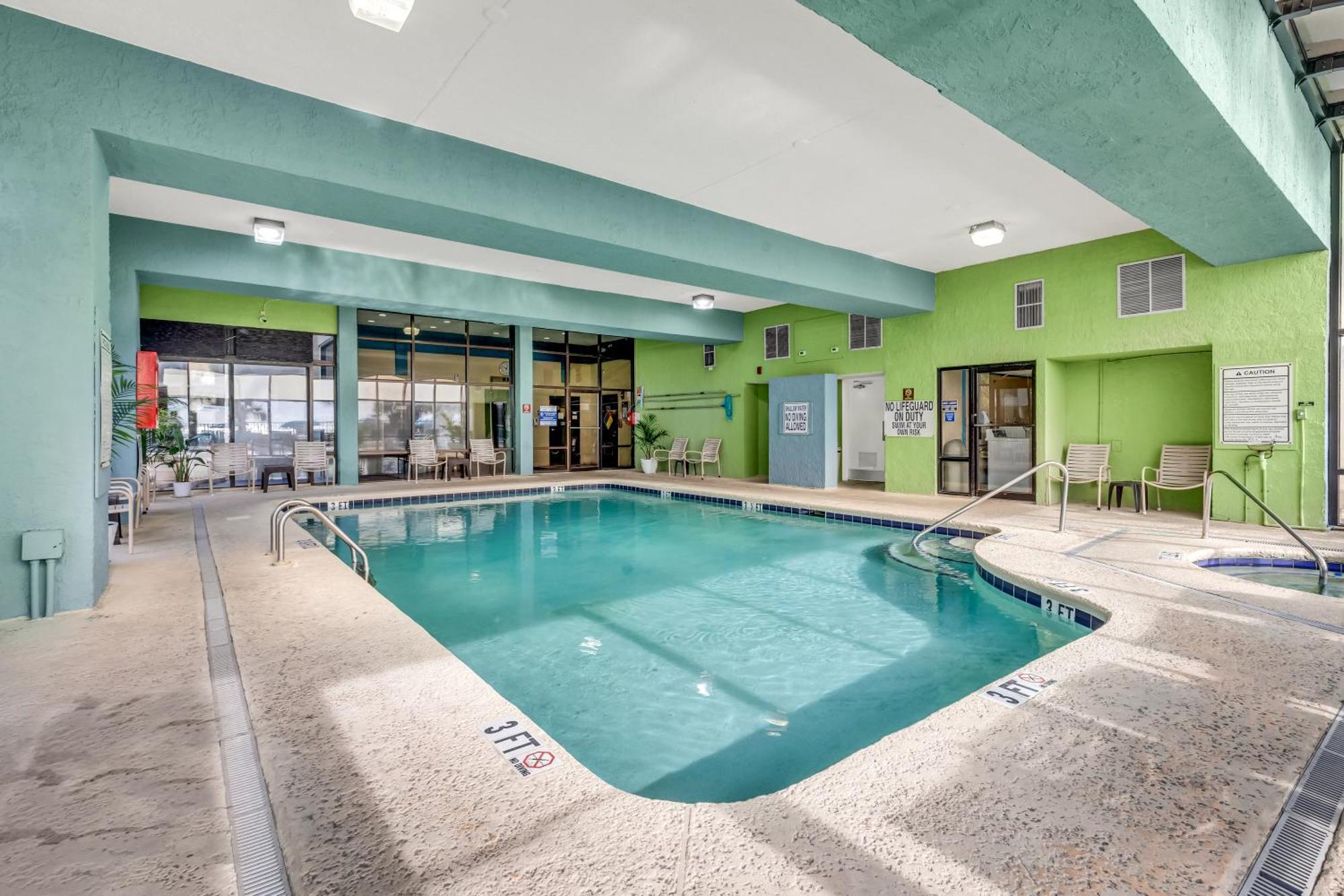 Ocean View Double Suite! Sleeps 4 Meridian Plaza 705 *