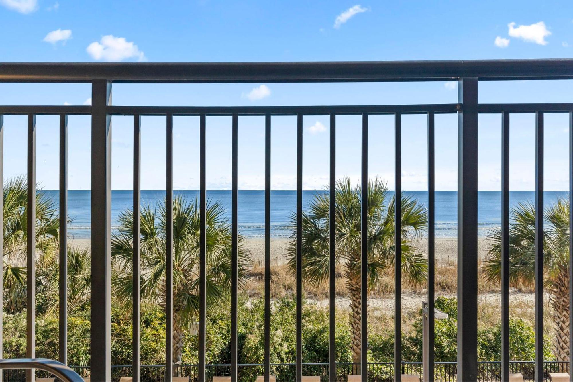 Stunning And Spacious 3 Bedroom Condo-immaculate Oceanfront Views! Anderson 211 Holiday home