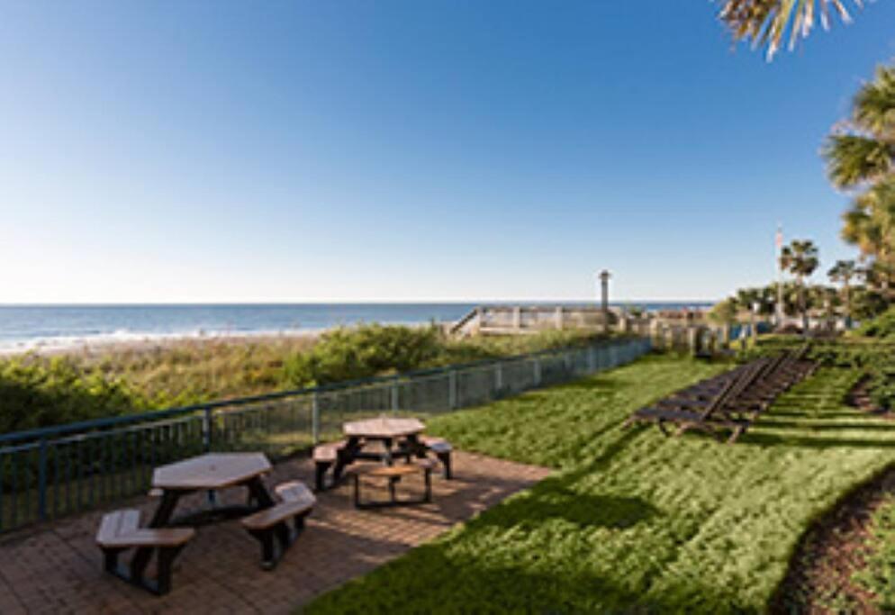 Stunning Oceanfront Spacious Apartment *