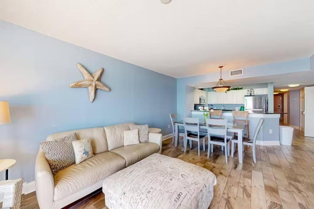 Stunning Oceanfront Spacious Apartment