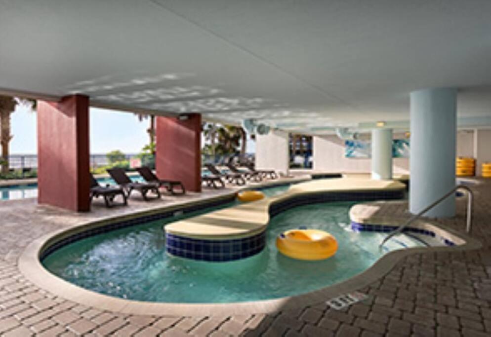Stunning Oceanfront Spacious Apartment *