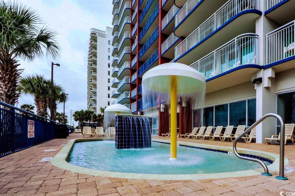 Stunning Oceanfront Spacious Apartment *