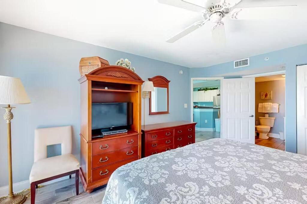 Stunning Oceanfront Spacious Apartment