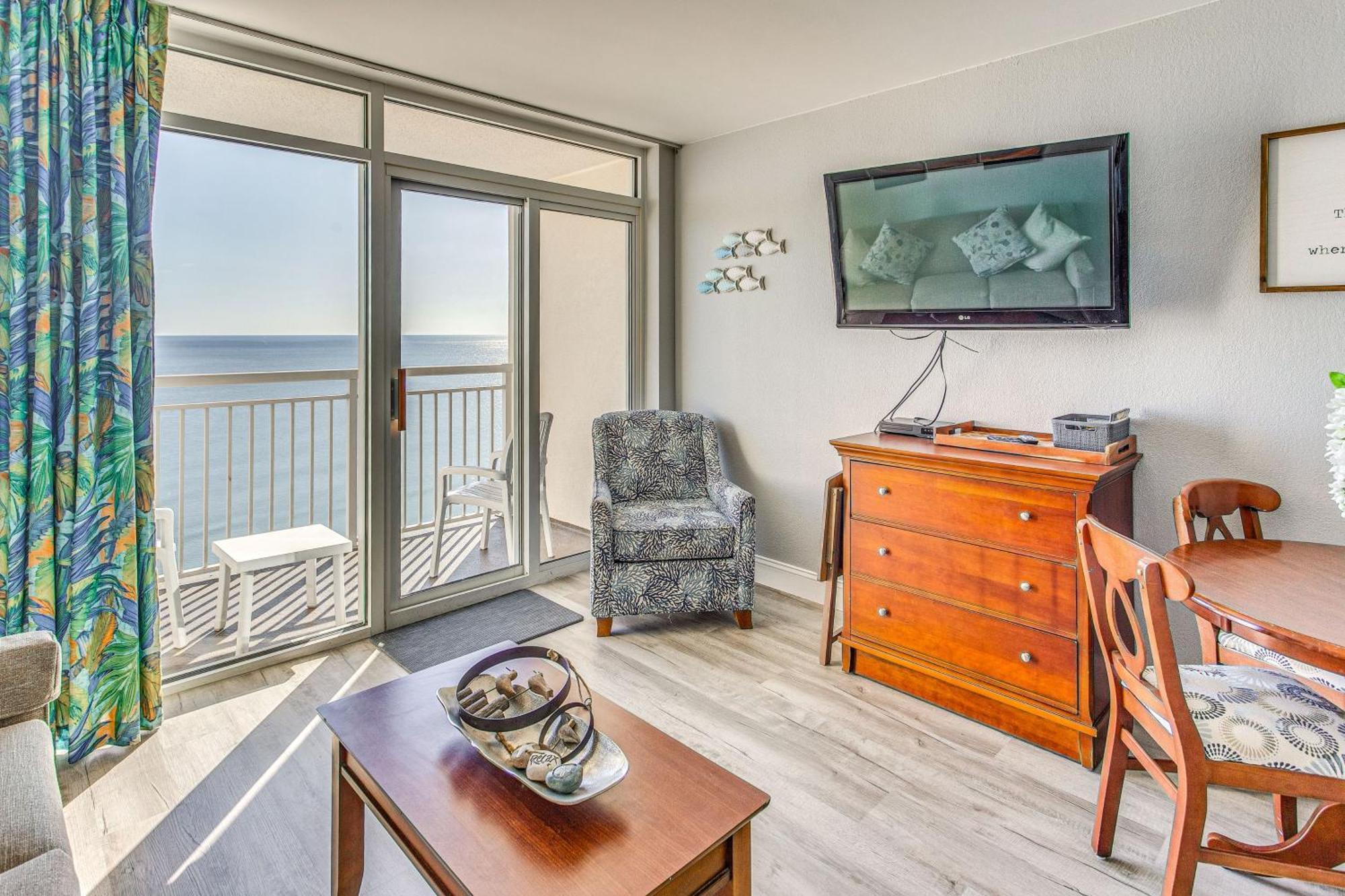 Oceanfront N Myrtle With Hot Tub! Apartment