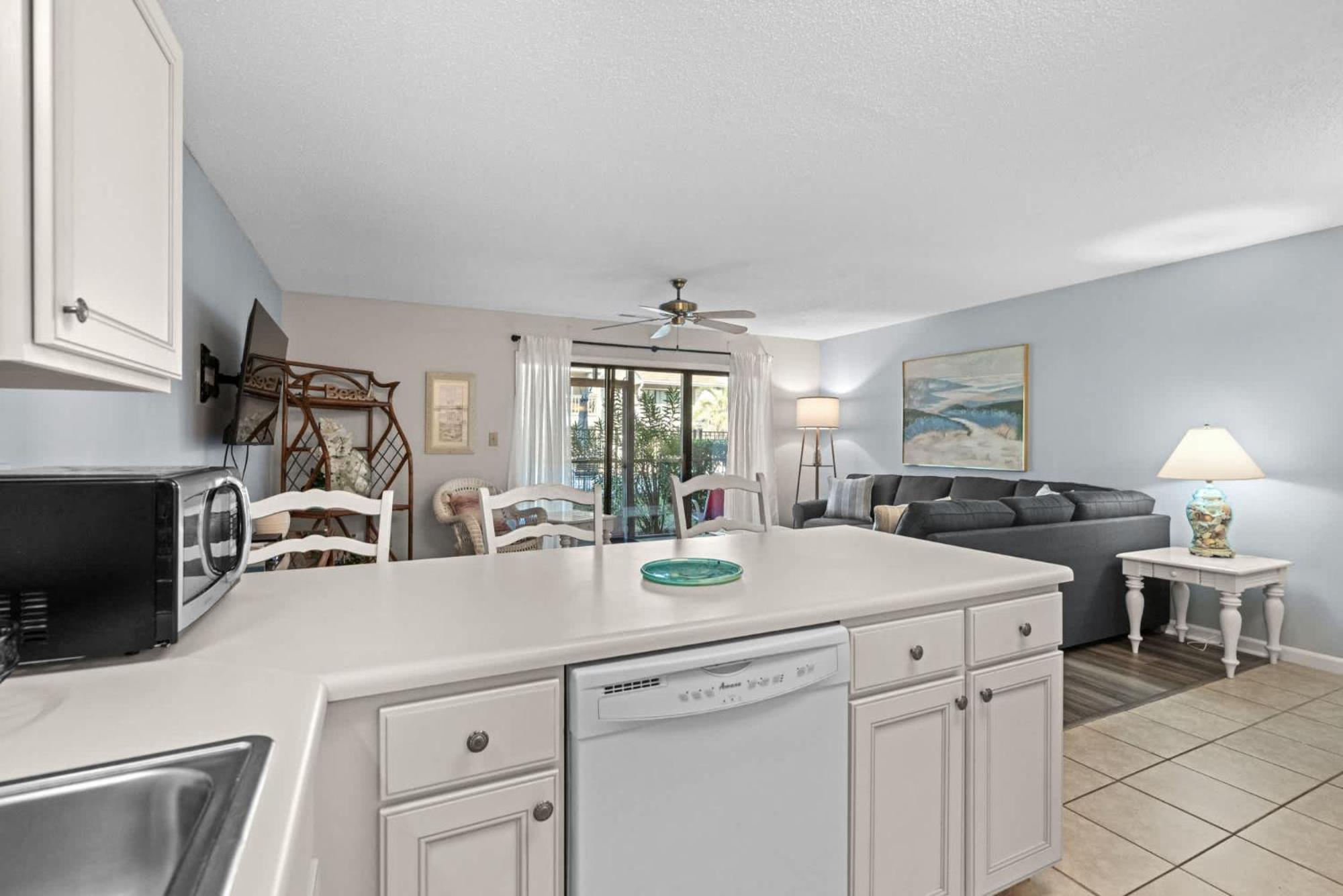 Holiday home 30c Gcr- Updated Poolside Paradise