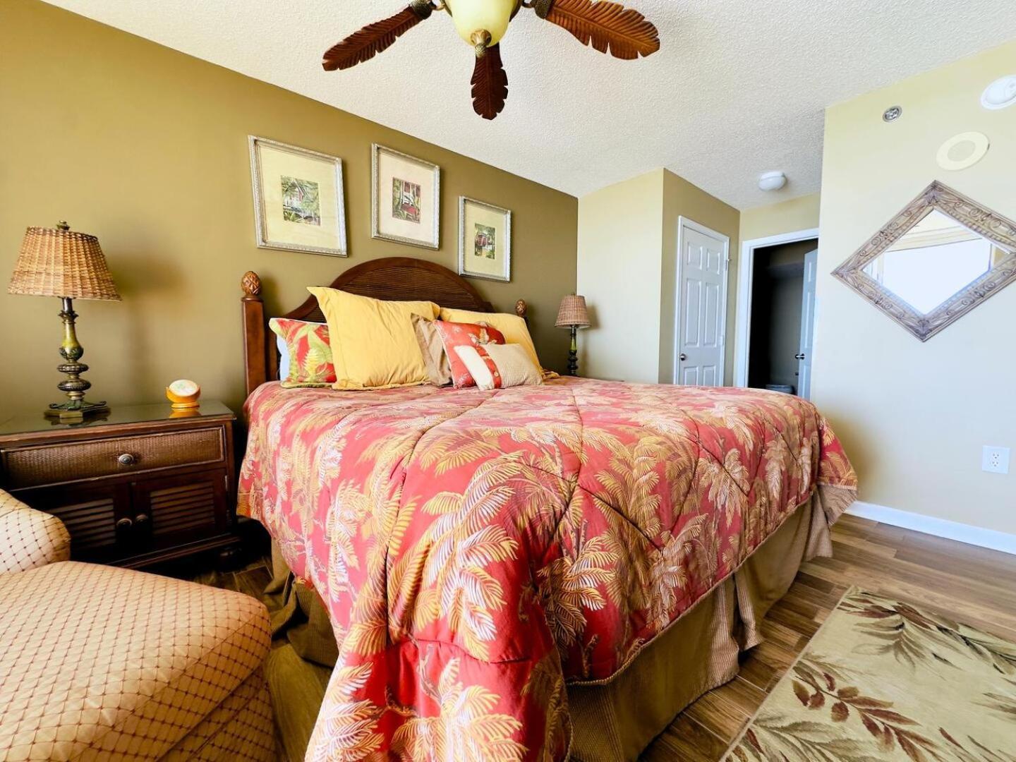 Crescent Shores N 504