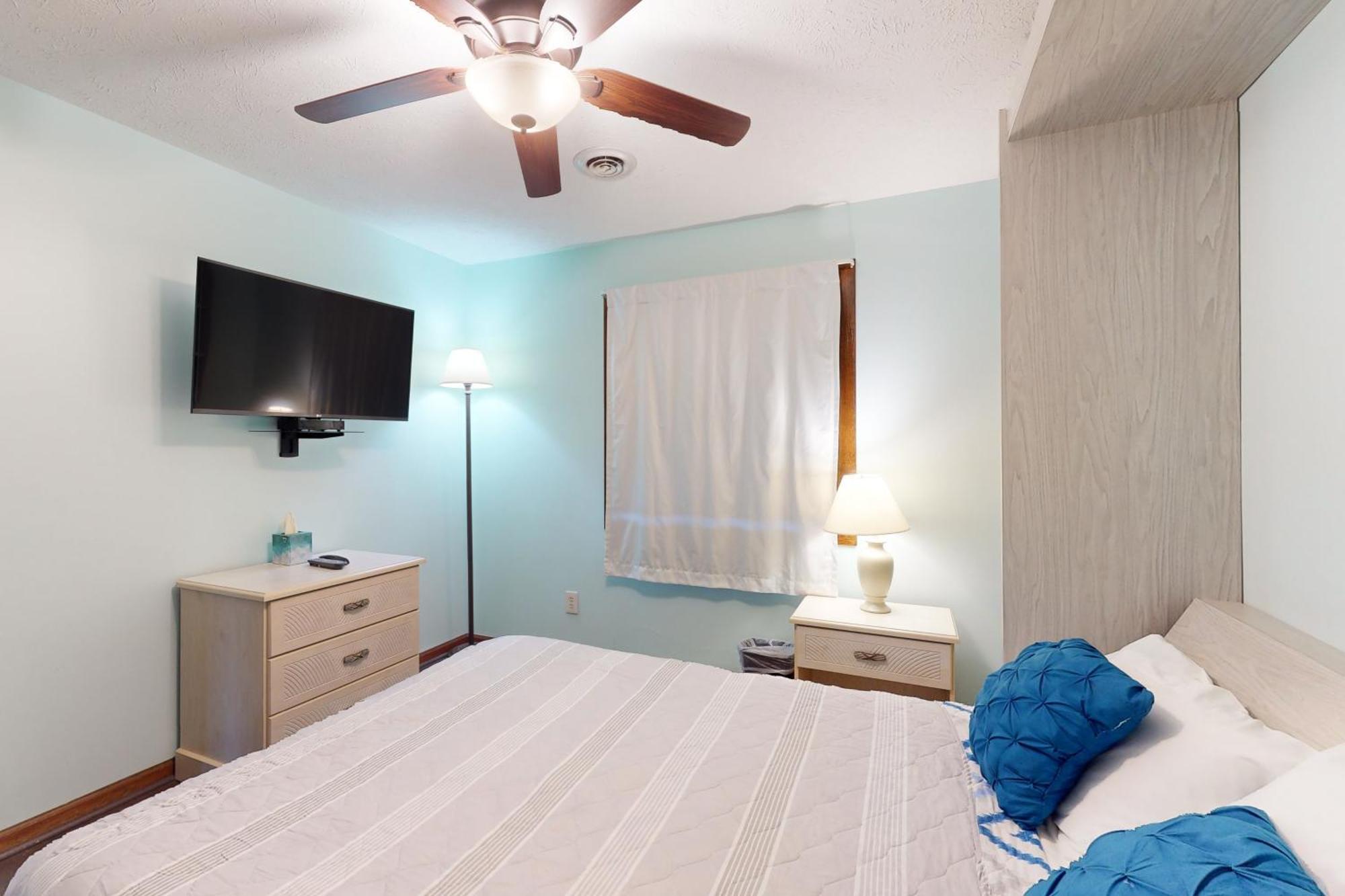 Apartment Shipwatch Pointe Ii Q-305