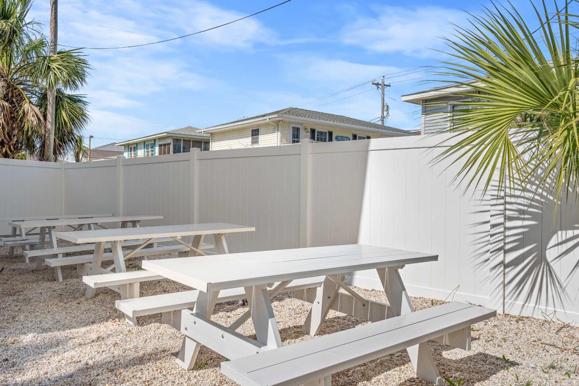 Bright Beachside Walk To Main St * Myrtle Beach