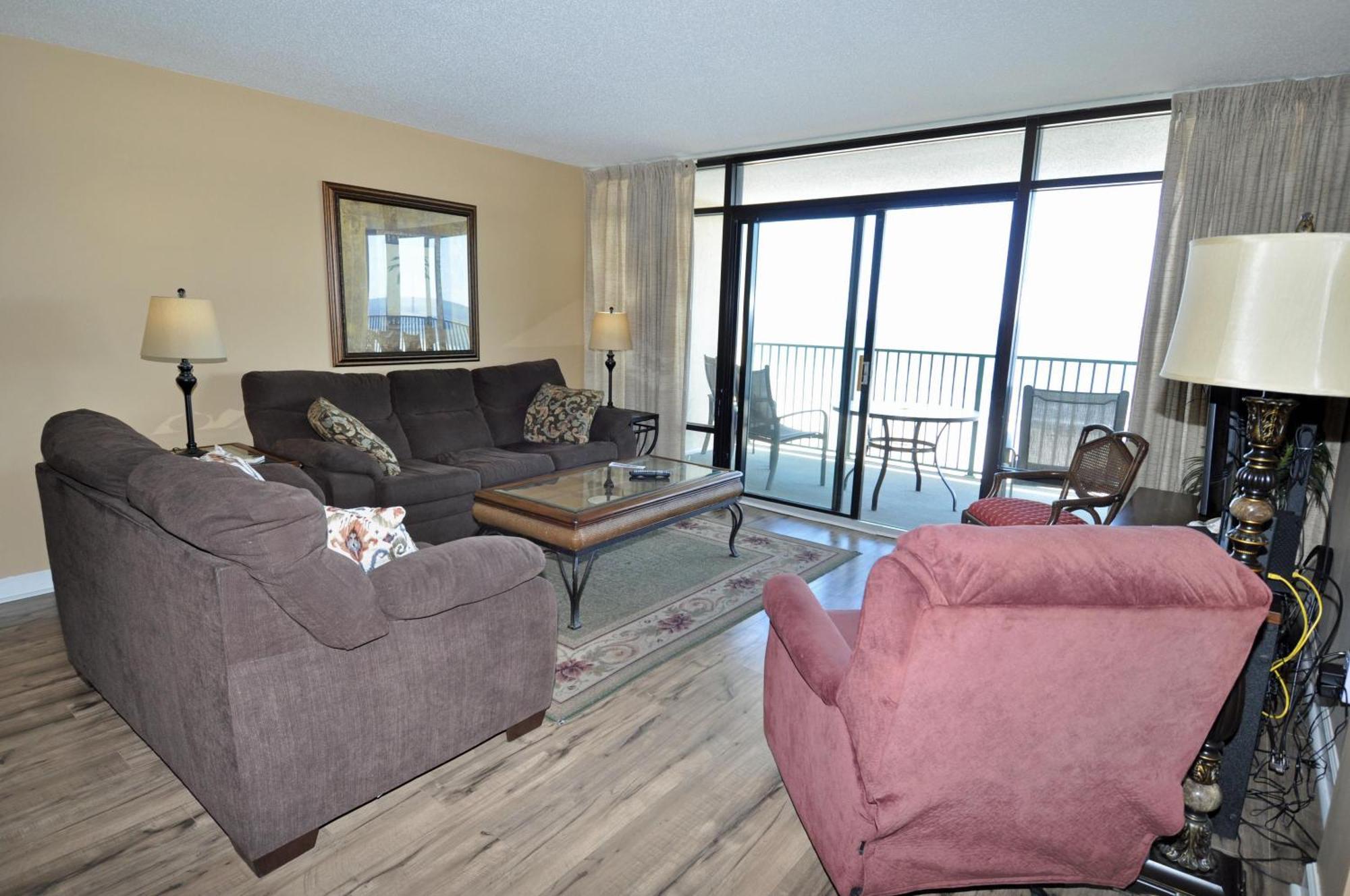 Oceanfront 305, Enjoy, Shop, Walk To Bars, Main Street *