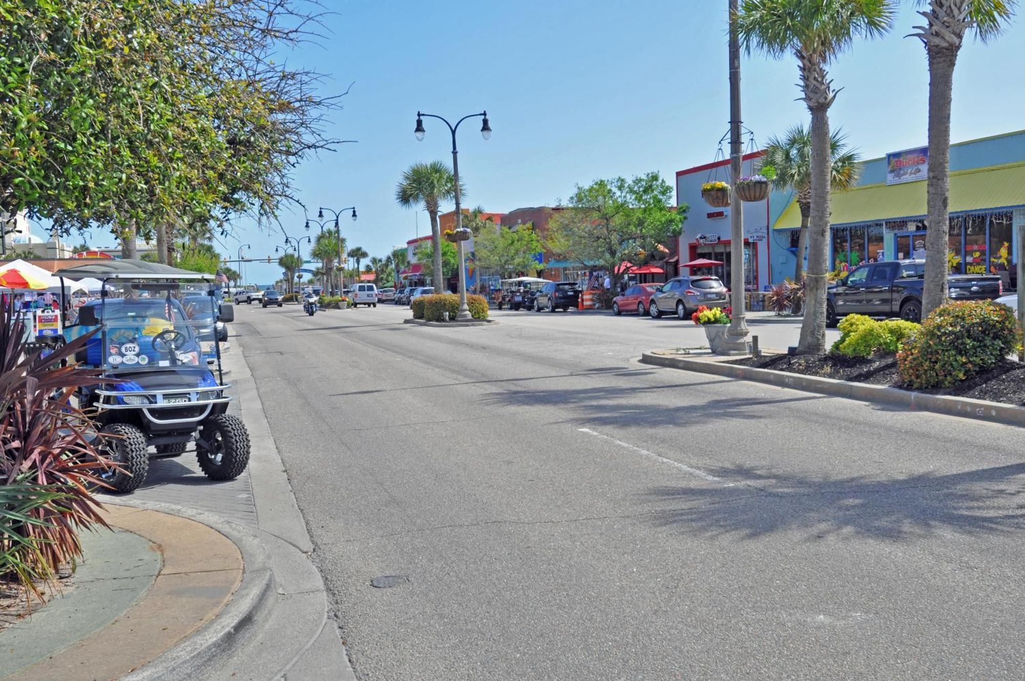 Oceanfront 305, Enjoy, Shop, Walk To Bars, Main Street