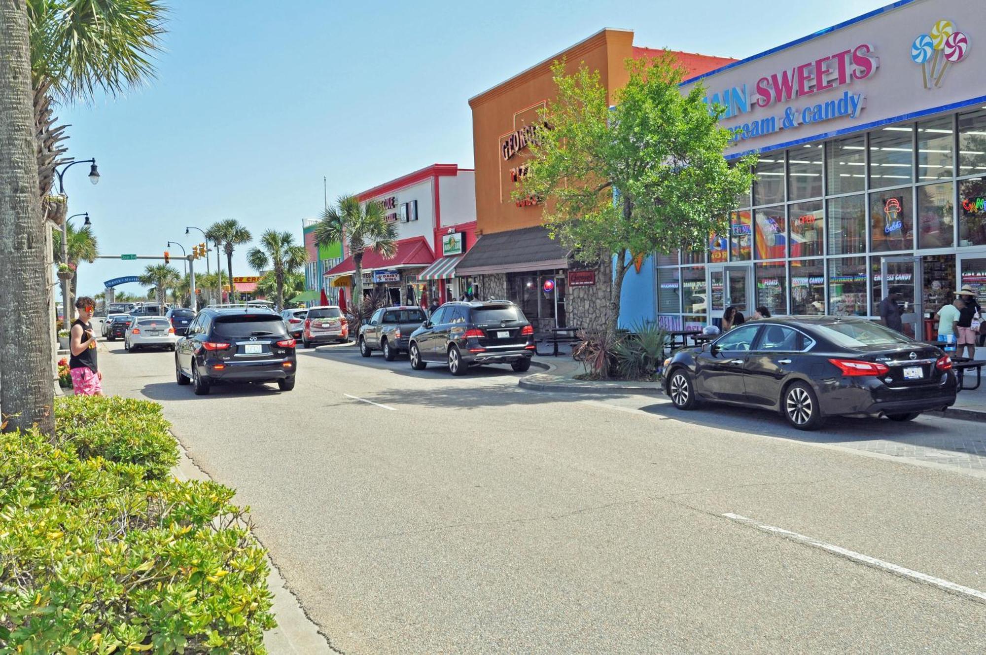 Apartment Oceanfront 305, Enjoy, Shop, Walk To Bars, Main Street