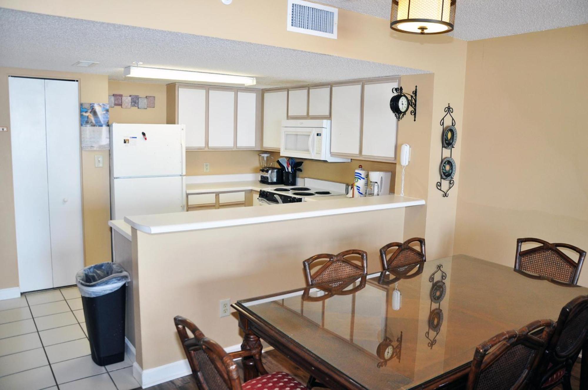 Oceanfront 305, Enjoy, Shop, Walk To Bars, Main Street Apartment *