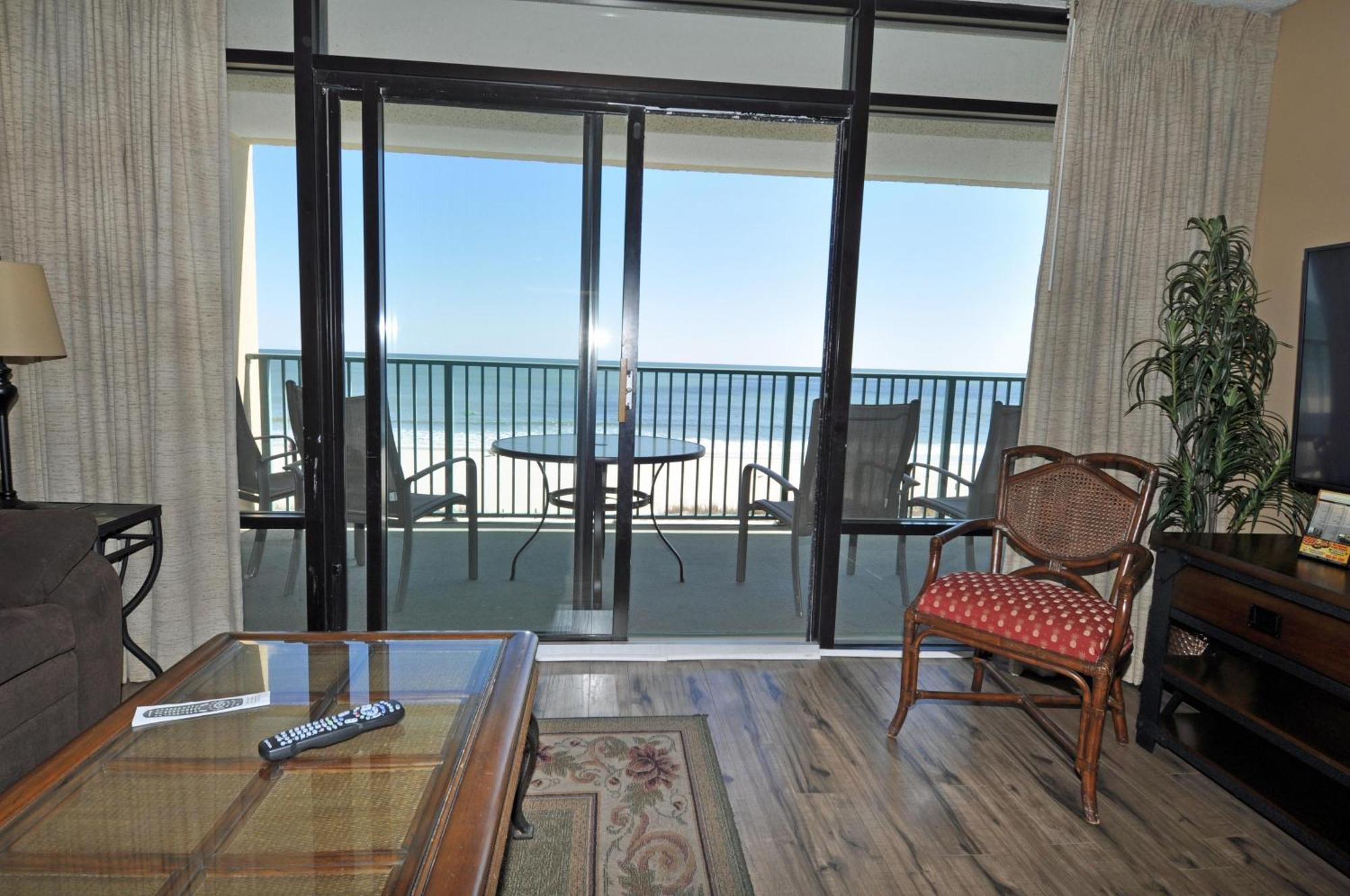 Apartment Oceanfront 305, Enjoy, Shop, Walk To Bars, Main Street
