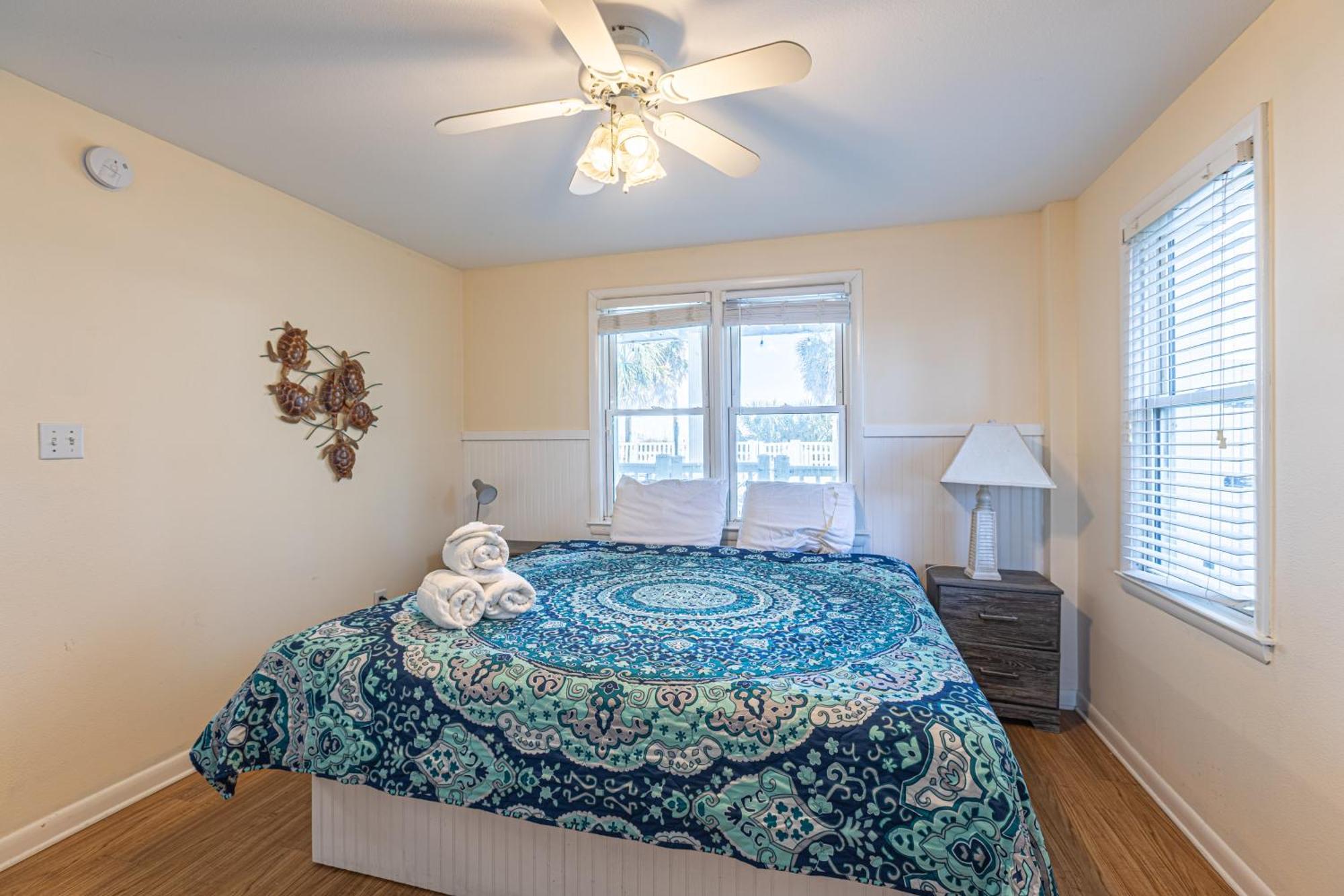 Lavish Accessible, On Ocean, 4 King Beds, Huge Private Pool, Yard, Spa, Patio, Bbq, & Game Tables Holiday home *