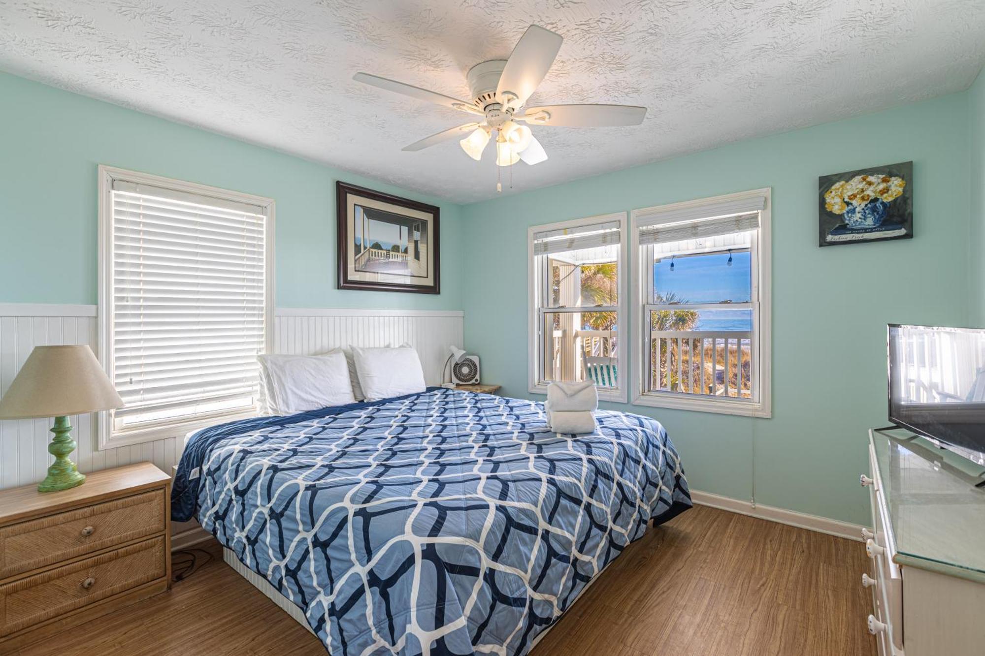 Lavish Accessible, On Ocean, 4 King Beds, Huge Private Pool, Yard, Spa, Patio, Bbq, & Game Tables Holiday home *