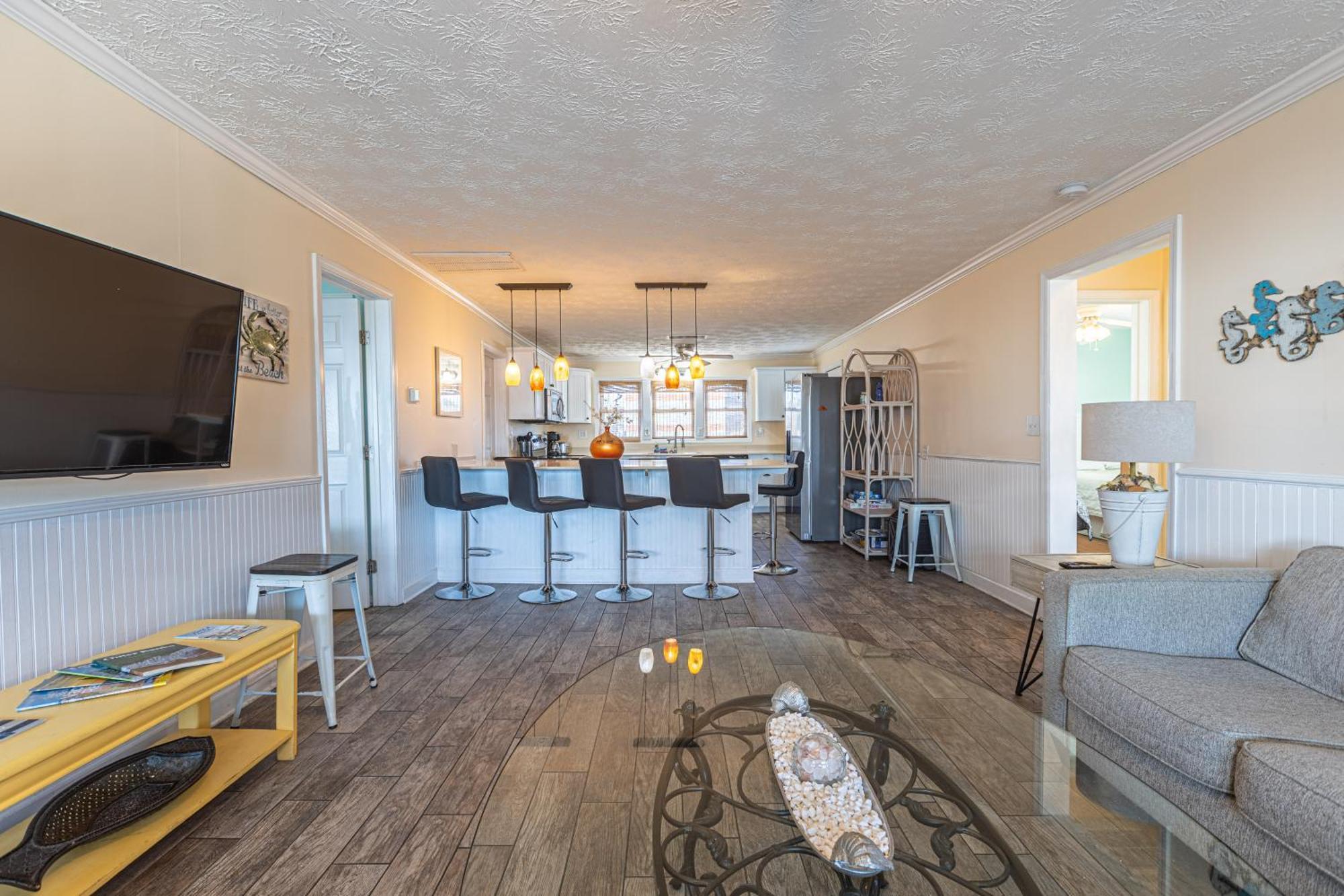 Lavish Accessible, On Ocean, 4 King Beds, Huge Private Pool, Yard, Spa, Patio, Bbq, & Game Tables Holiday home *