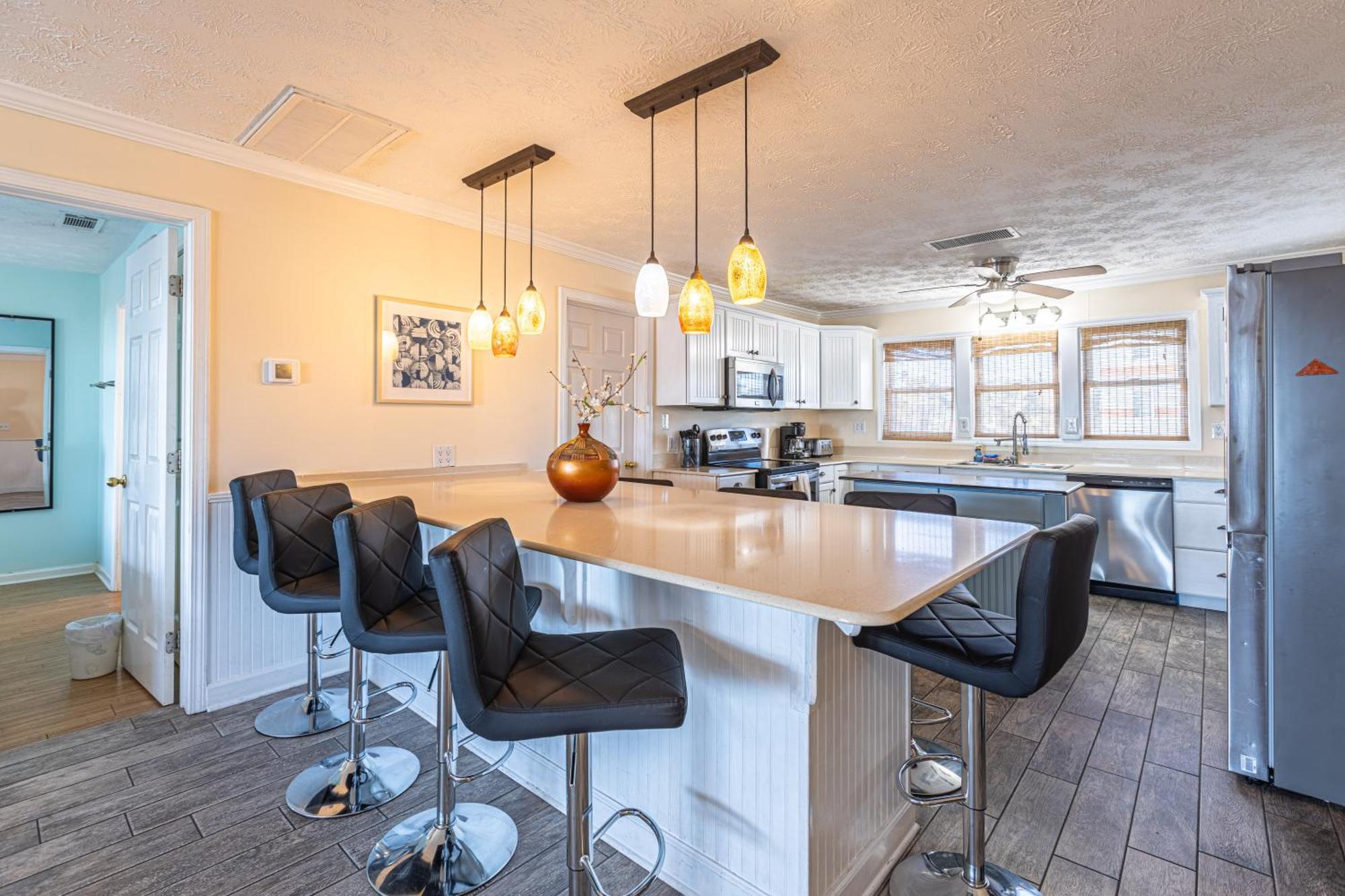 Lavish Accessible, On Ocean, 4 King Beds, Huge Private Pool, Yard, Spa, Patio, Bbq, & Game Tables Holiday home Myrtle Beach