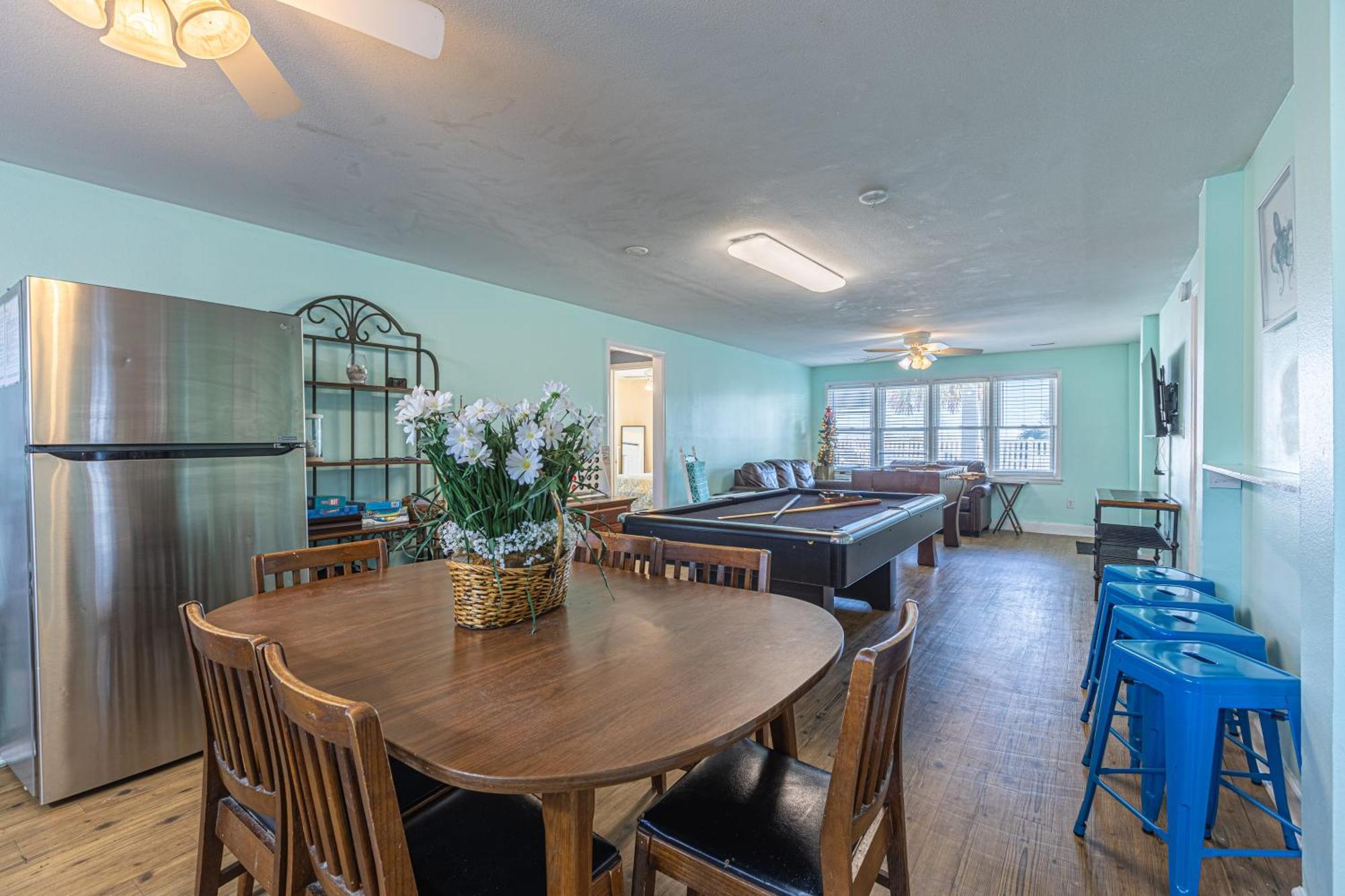 Lavish Accessible, On Ocean, 4 King Beds, Huge Private Pool, Yard, Spa, Patio, Bbq, & Game Tables Holiday home *