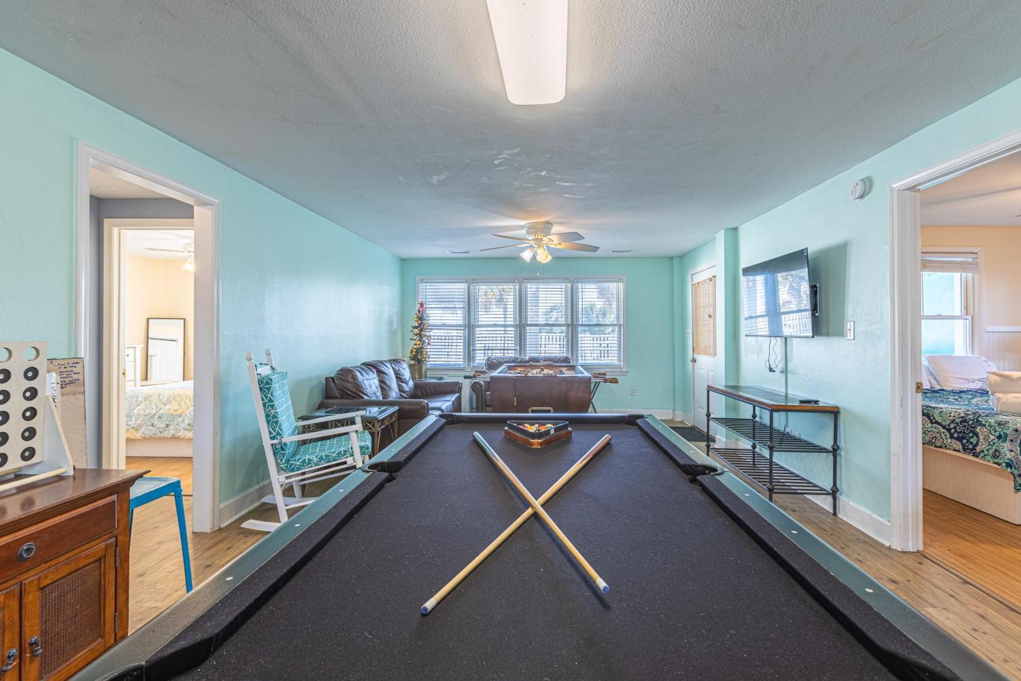 Lavish Accessible, On Ocean, 4 King Beds, Huge Private Pool, Yard, Spa, Patio, Bbq, & Game Tables Holiday home *