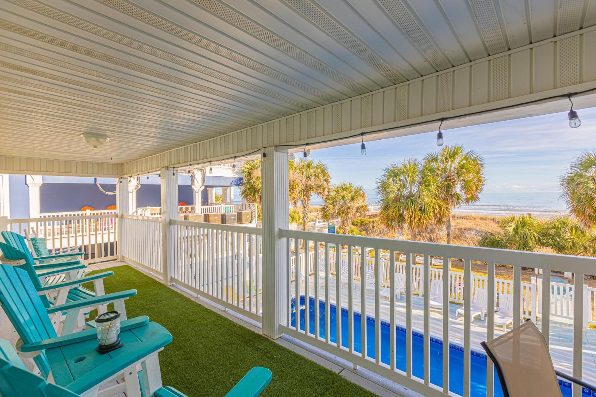 Holiday home Lavish Accessible, On Ocean, 4 King Beds, Huge Private Pool, Yard, Spa, Patio, Bbq, & Game Tables *