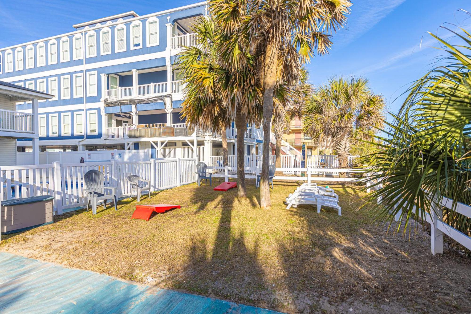 Lavish Accessible, On Ocean, 4 King Beds, Huge Private Pool, Yard, Spa, Patio, Bbq, & Game Tables Holiday home Myrtle Beach